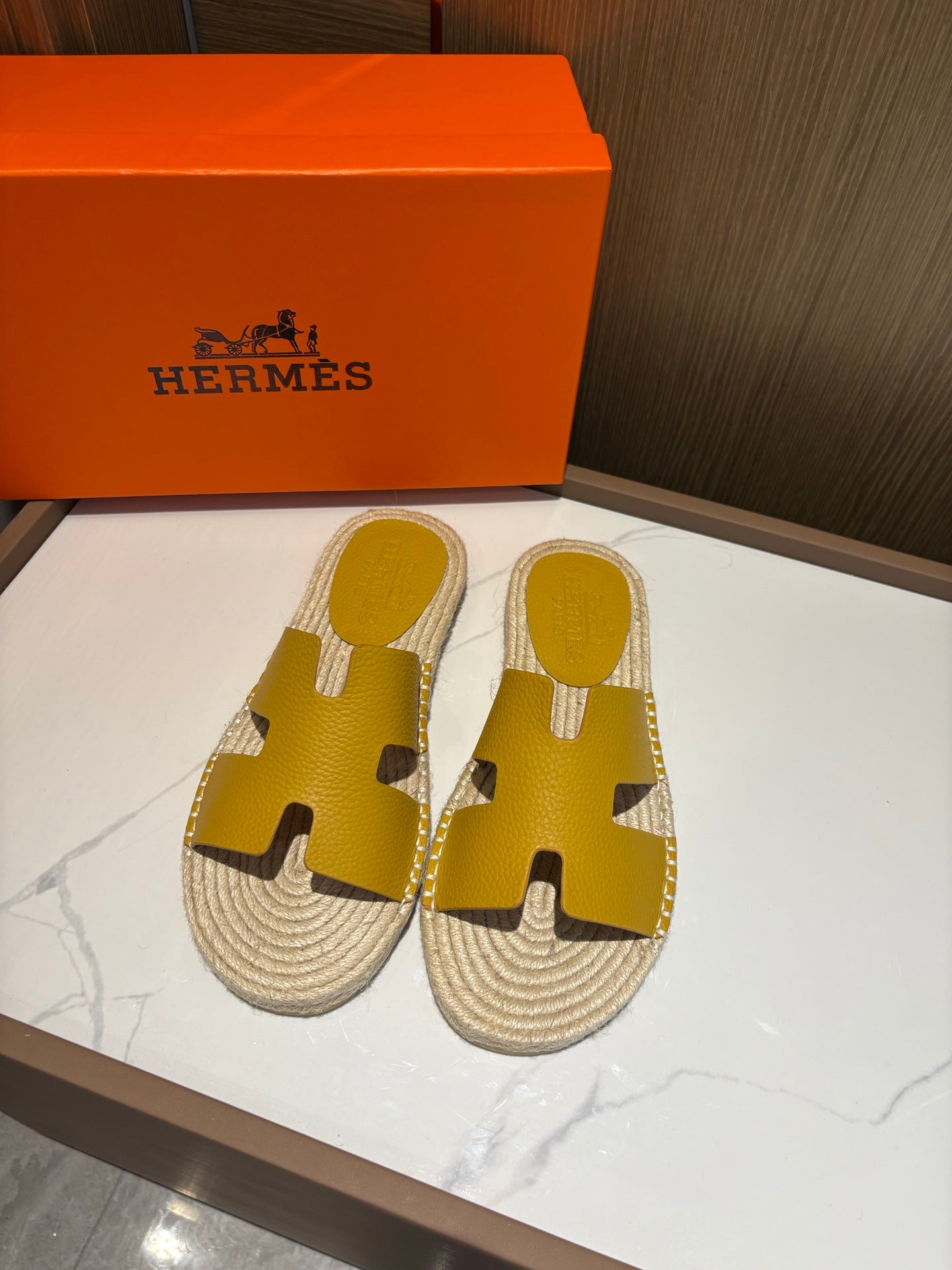 LuxluxHouse Best Quality Sandals Hermes