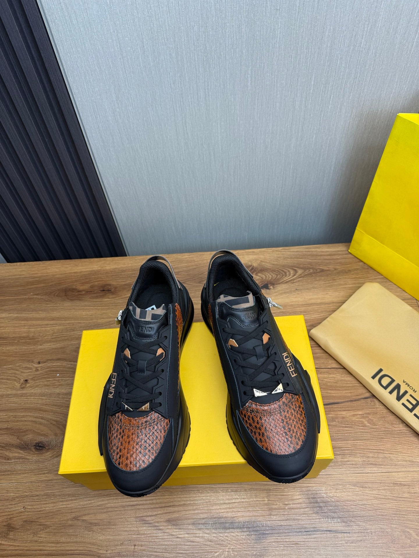 LuxluxHouse Best Quality Shoes Fendi