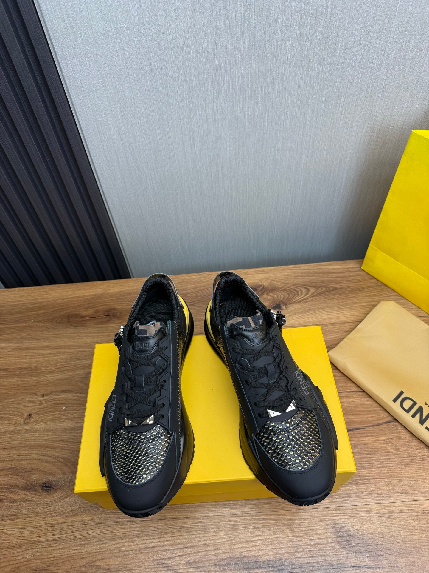 LuxluxHouse Best Quality Shoes Fendi