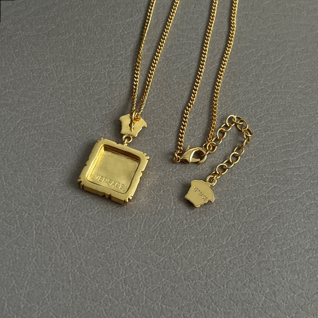 LuxluxHouse Best Quality Accessories Necklace Versace