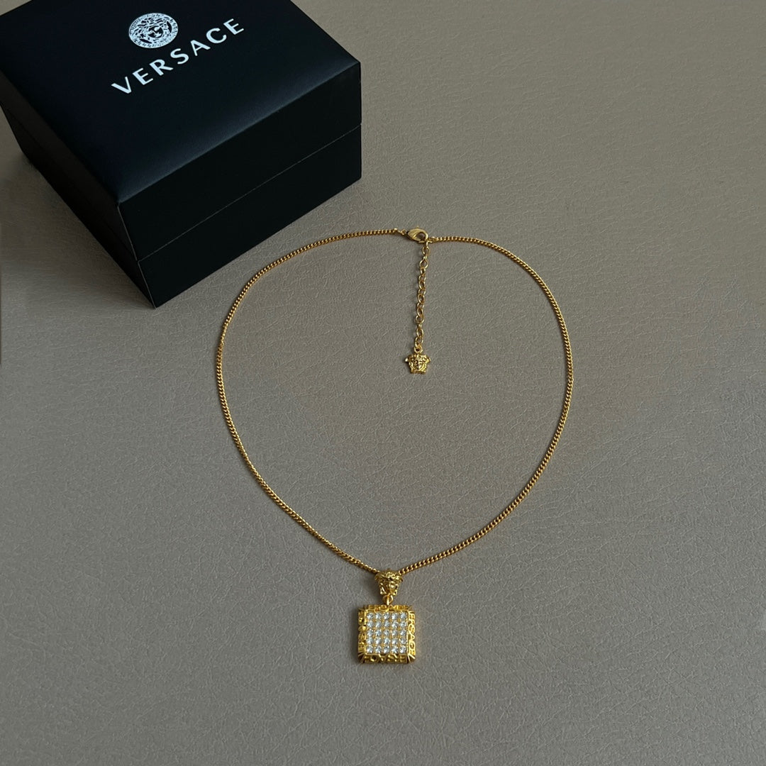 LuxluxHouse Best Quality Accessories Necklace Versace