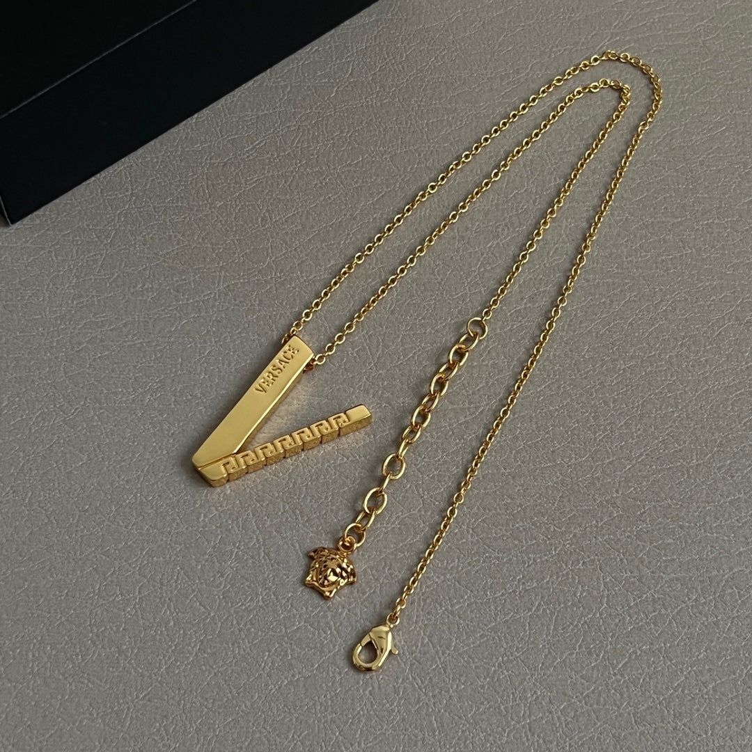 LuxluxHouse Best Quality Accessories Necklace Versace