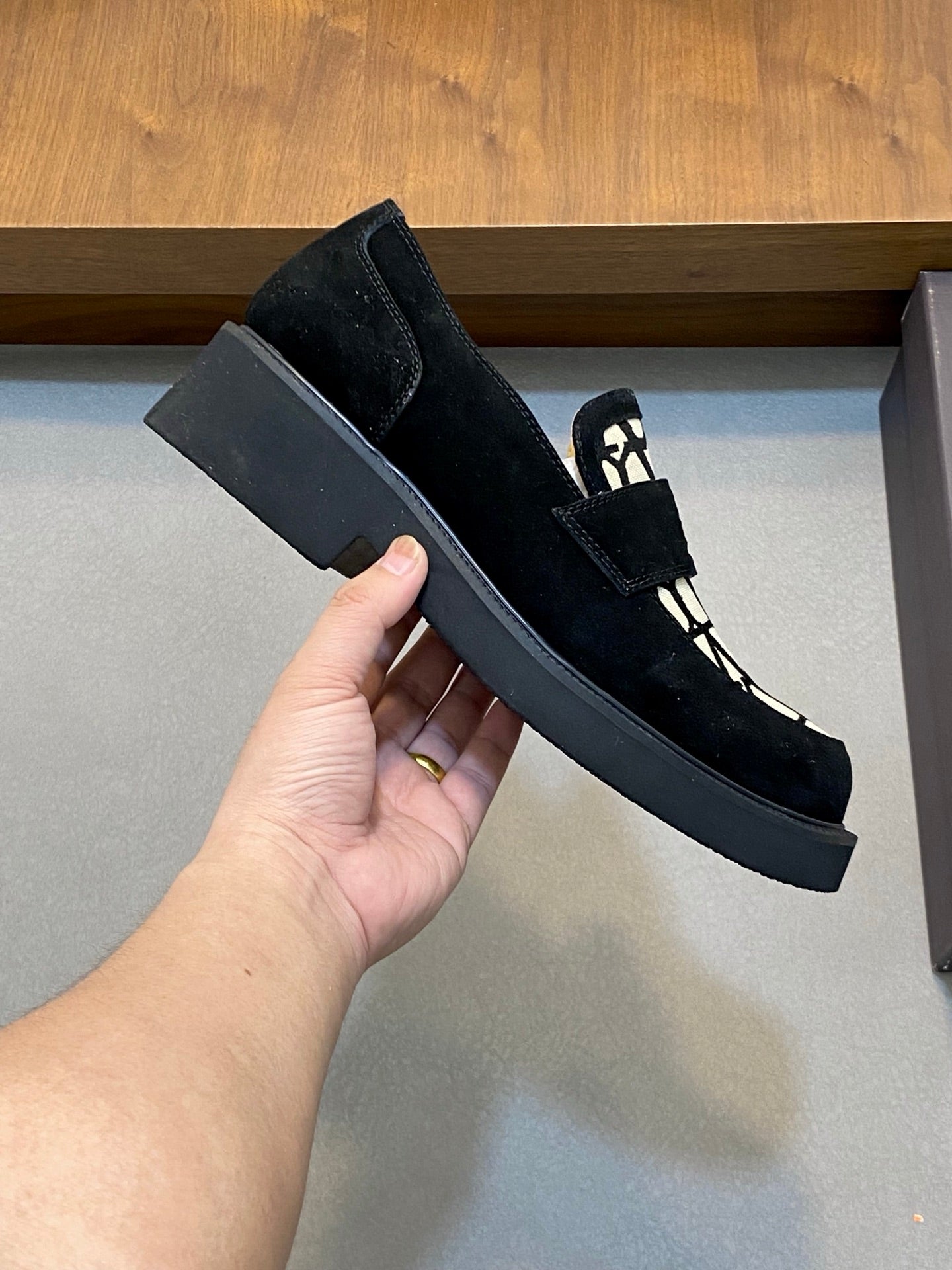 LuxluxHouse Best Quality Shoes Valentino