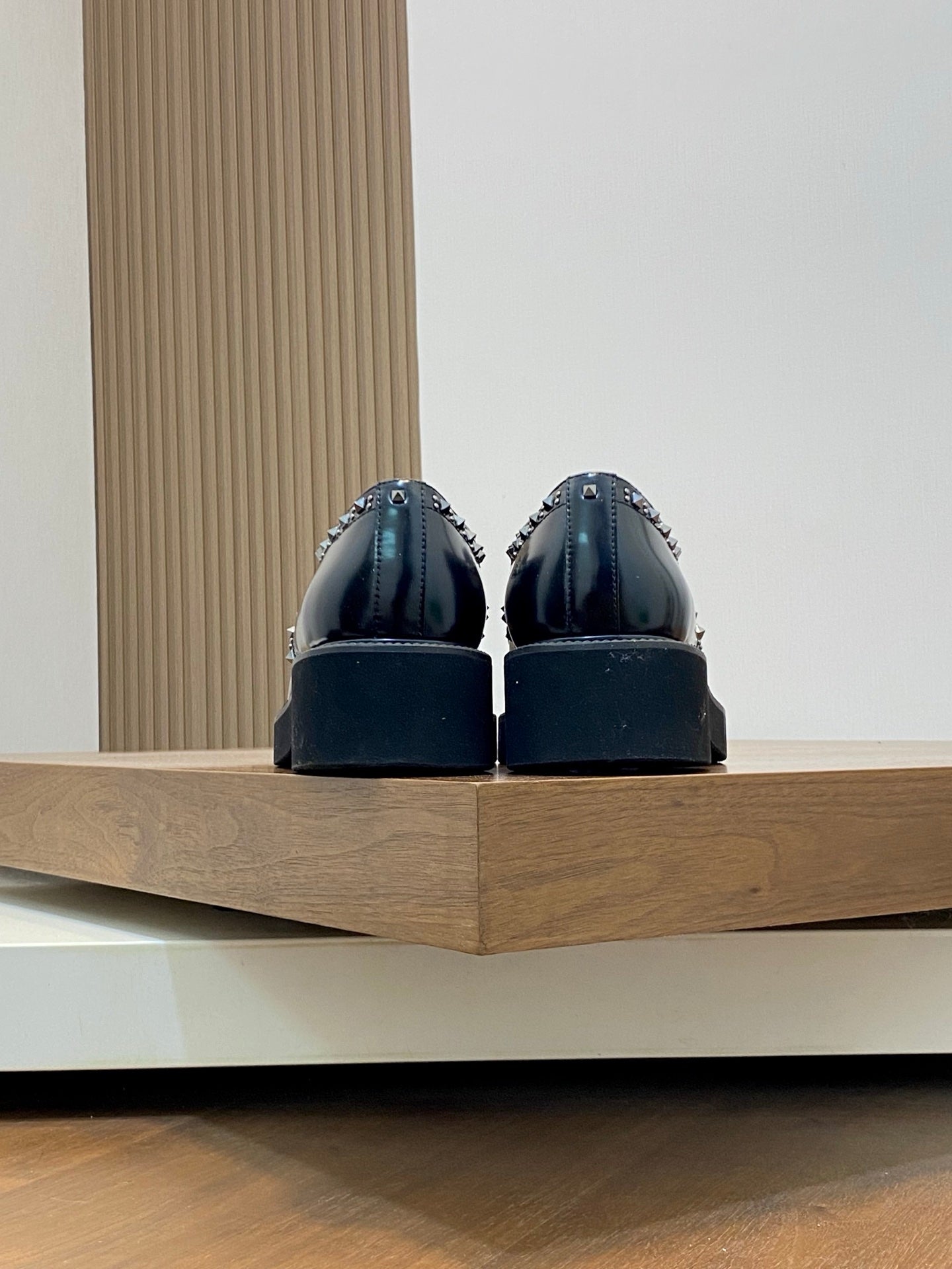 LuxluxHouse Best Quality Shoes Valentino