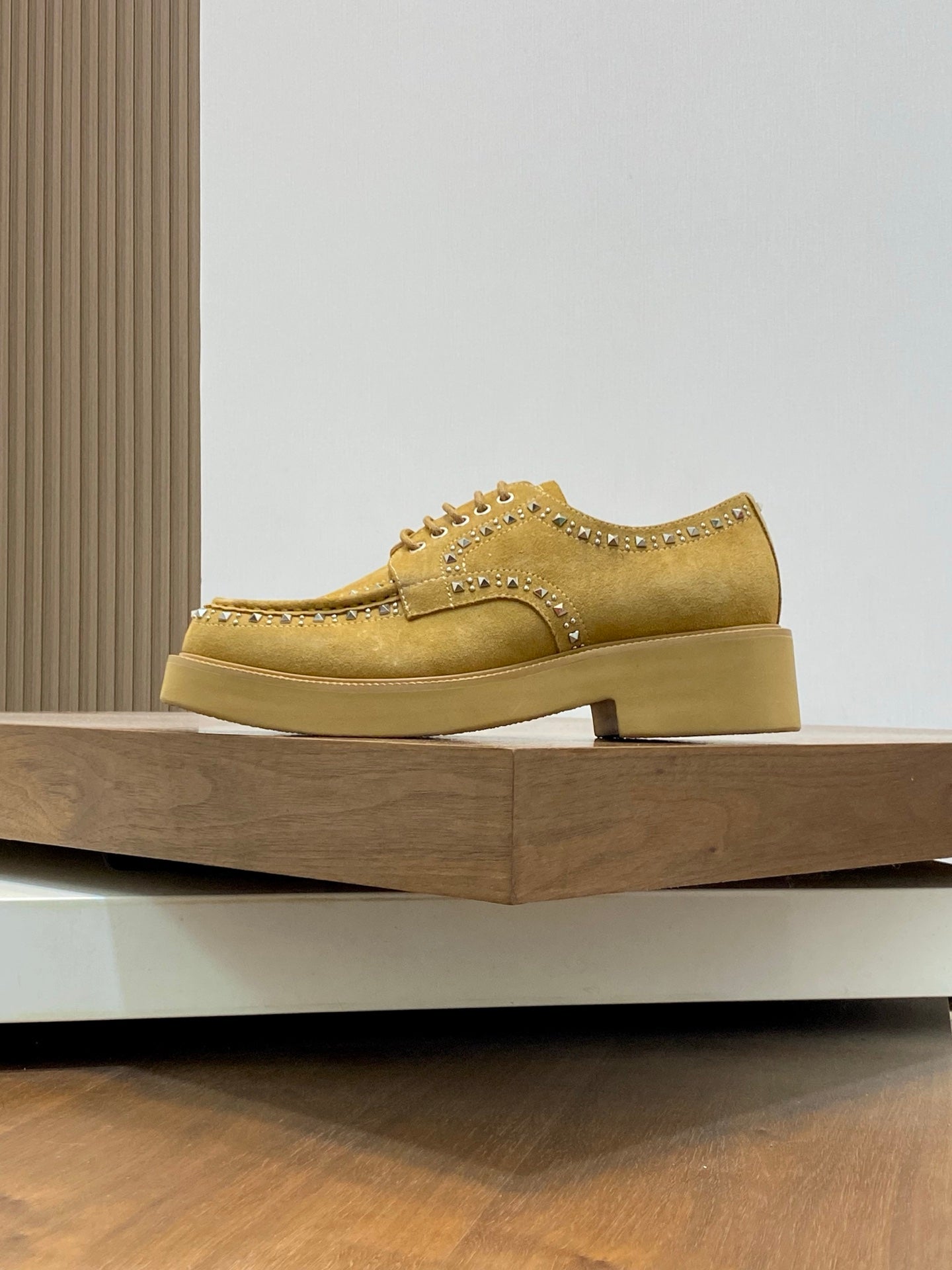 LuxluxHouse Best Quality Shoes Valentino