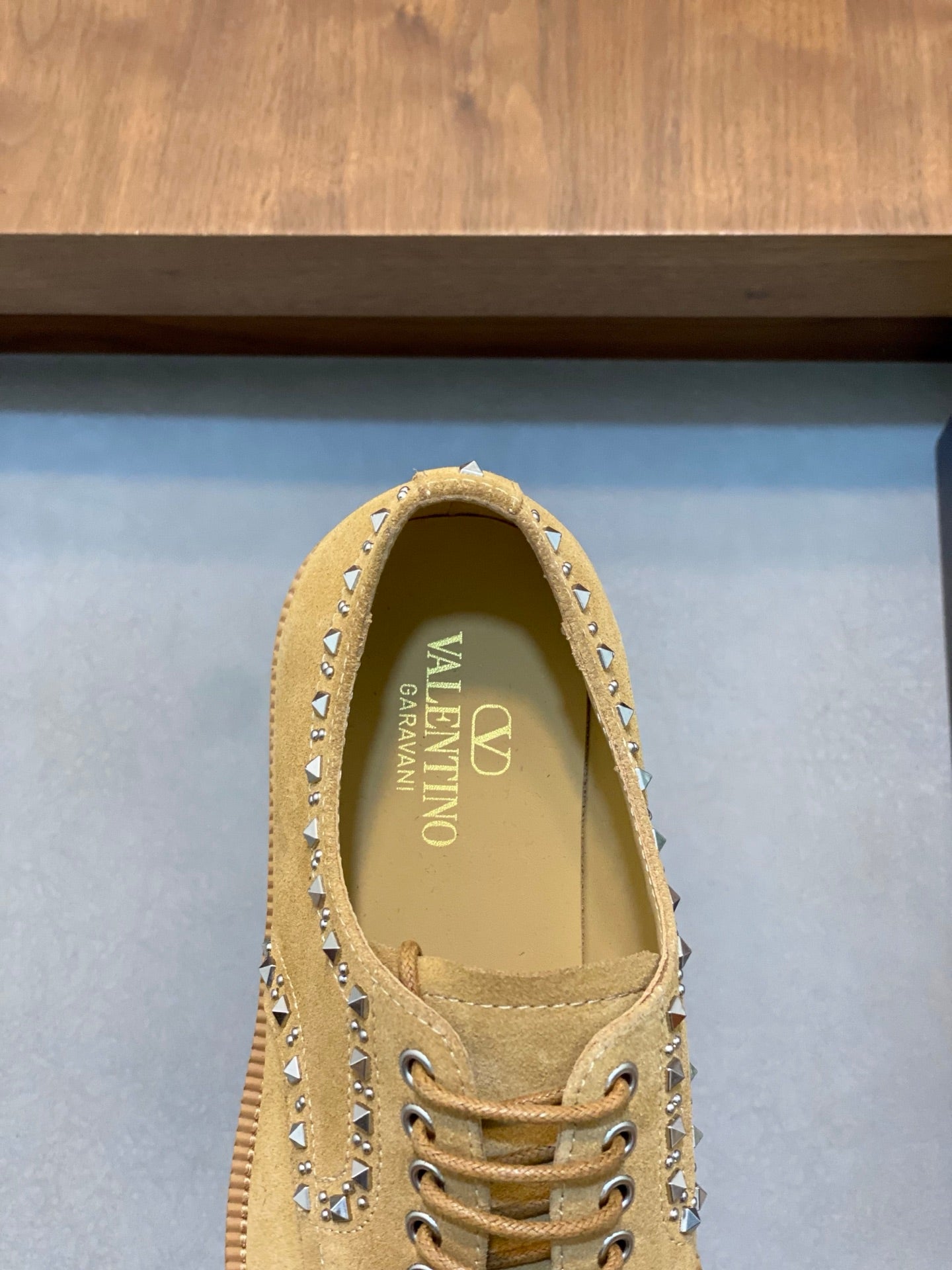 LuxluxHouse Best Quality Shoes Valentino