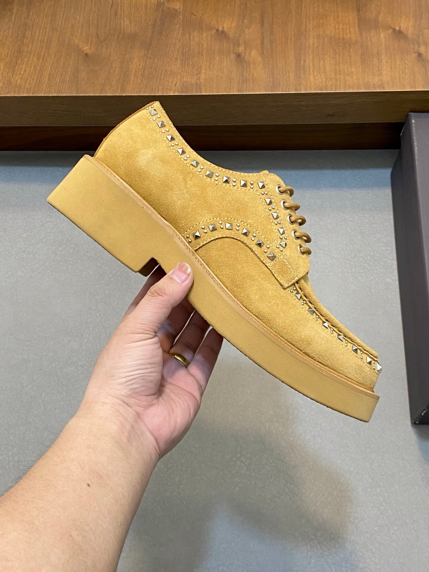 LuxluxHouse Best Quality Shoes Valentino