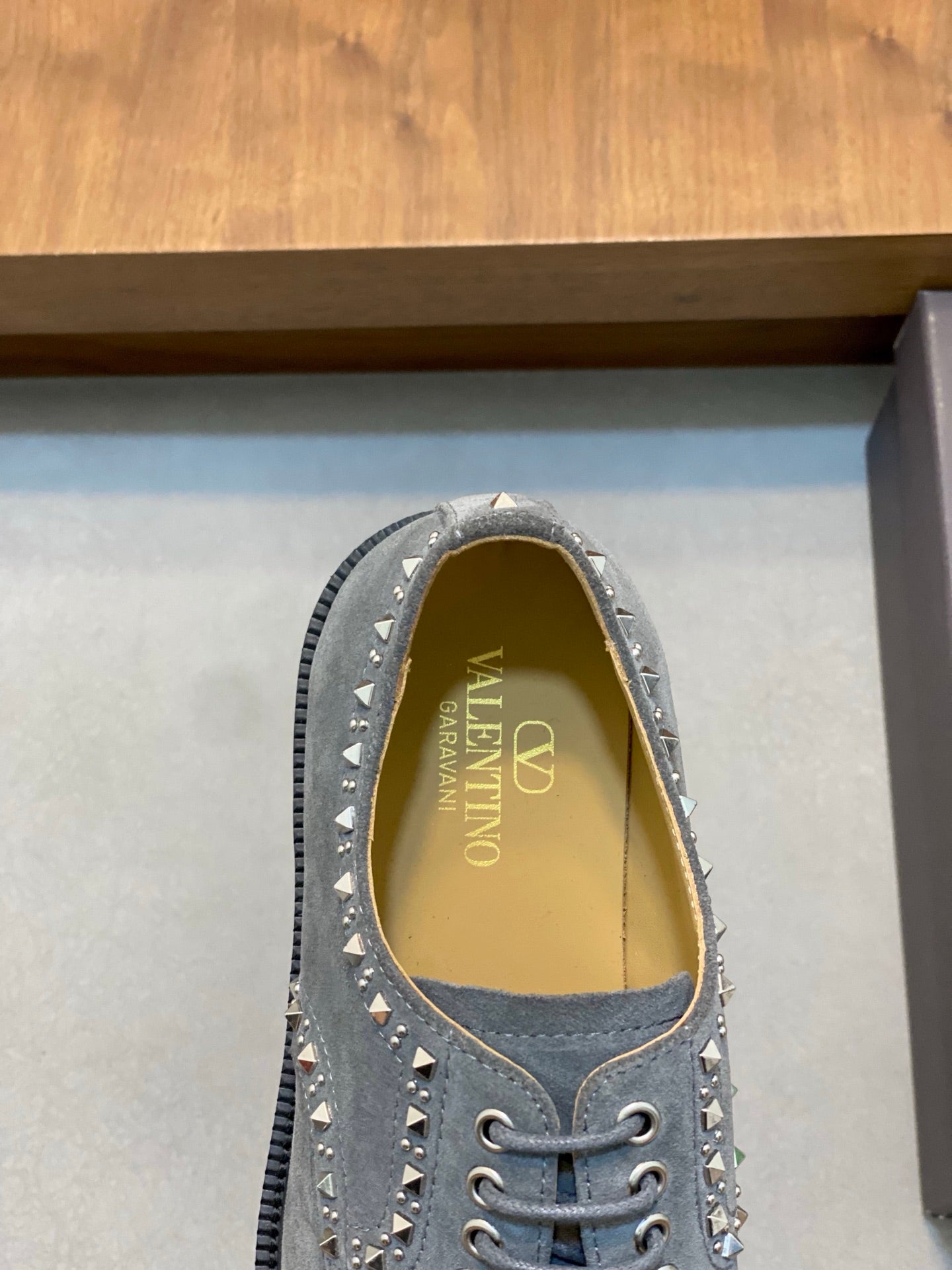 LuxluxHouse Best Quality Shoes Valentino