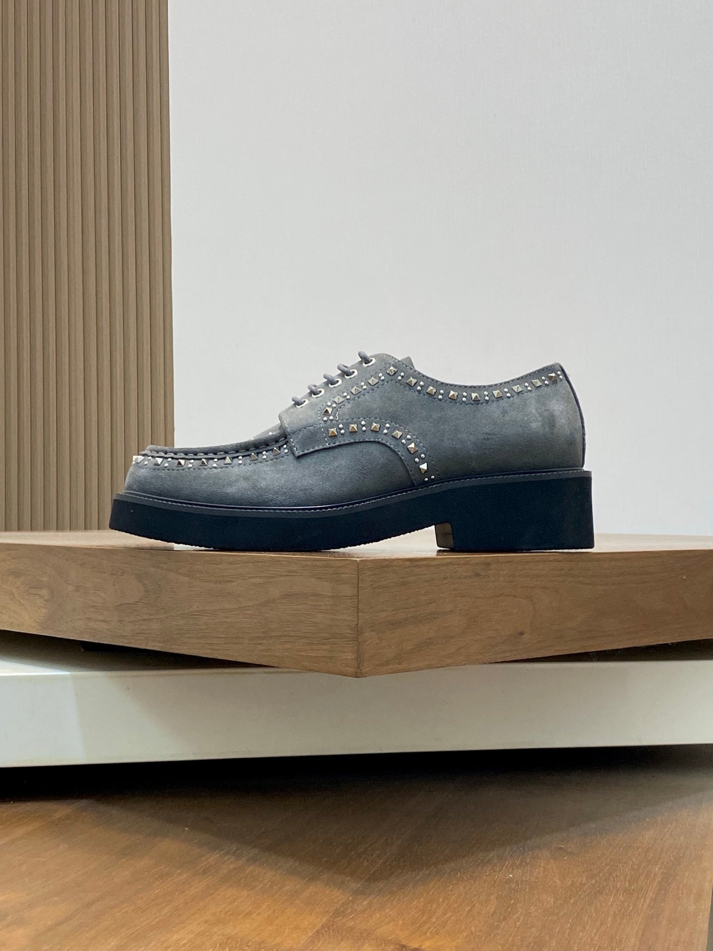 LuxluxHouse Best Quality Shoes Valentino