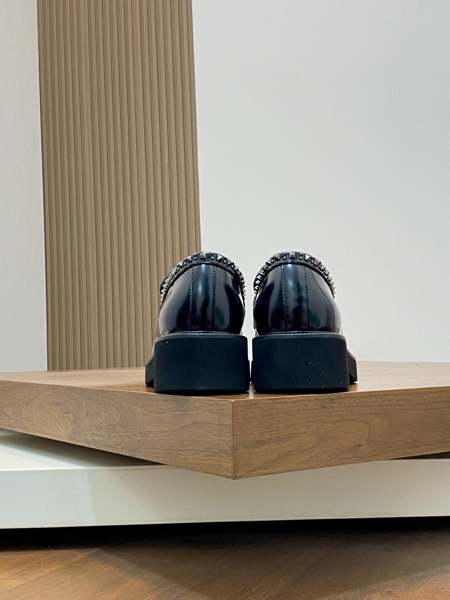 LuxluxHouse Best Quality Shoes Valentino