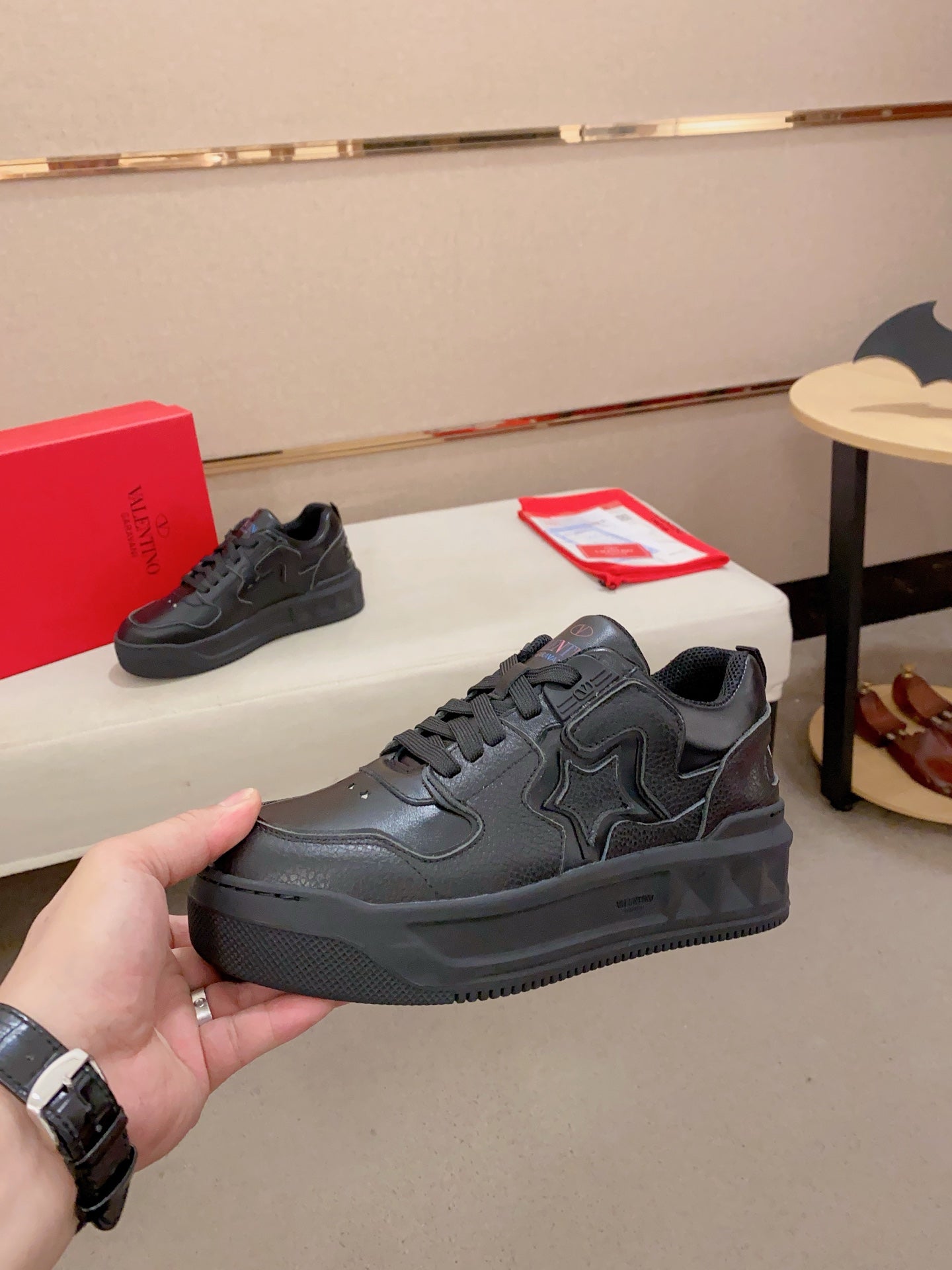 LuxluxHouse Best Quality Shoes Valentino