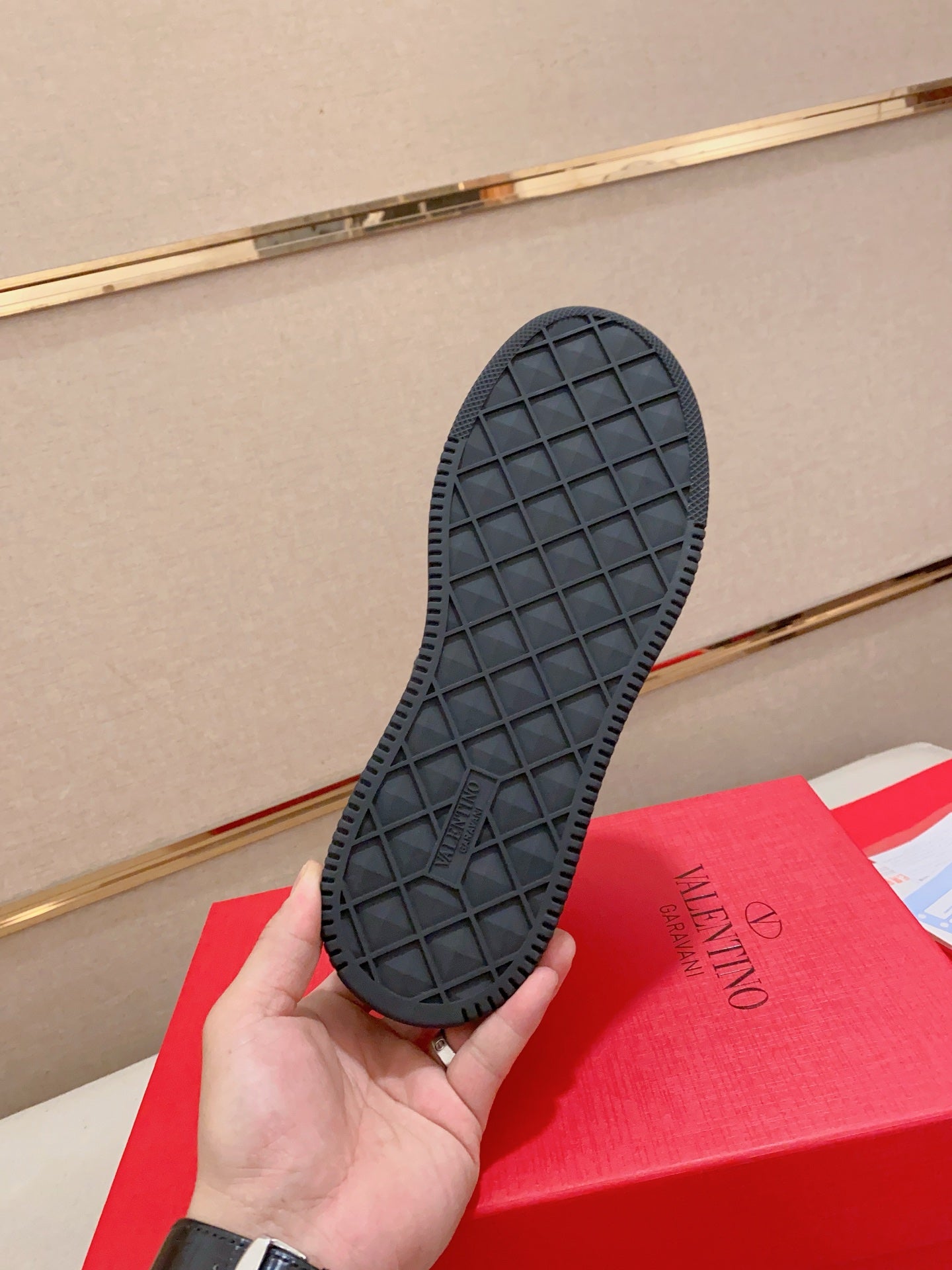 LuxluxHouse Best Quality Shoes Valentino