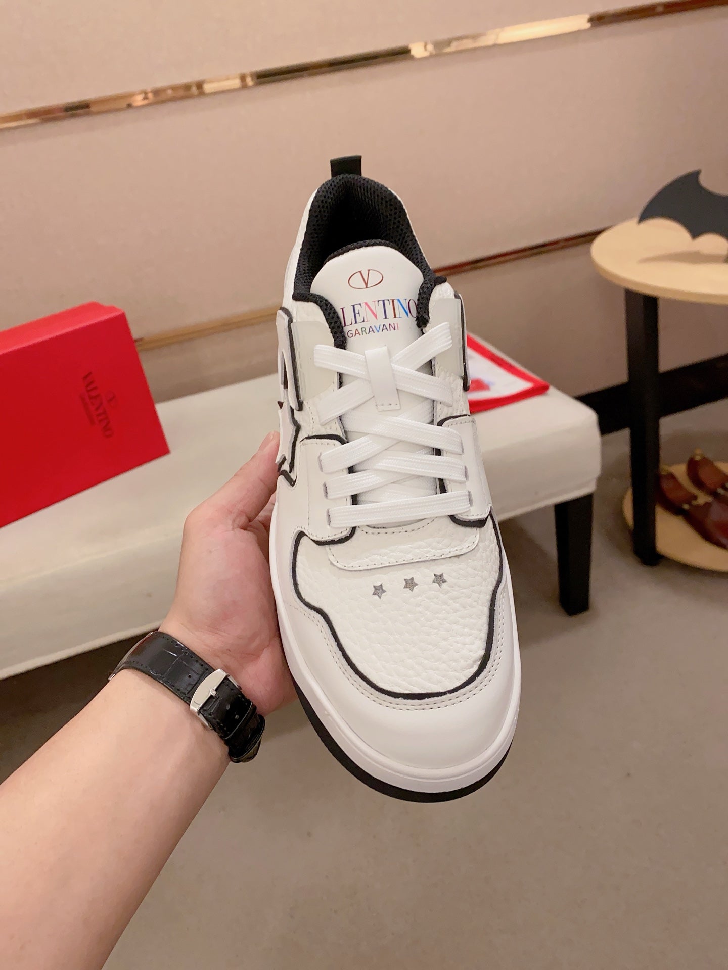 LuxluxHouse Best Quality Shoes Valentino