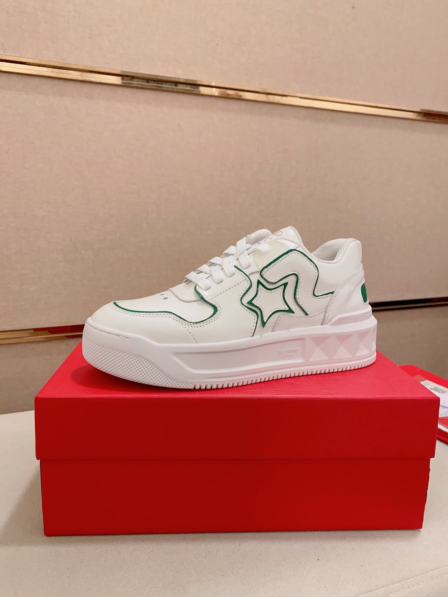 LuxluxHouse Best Quality Shoes Valentino