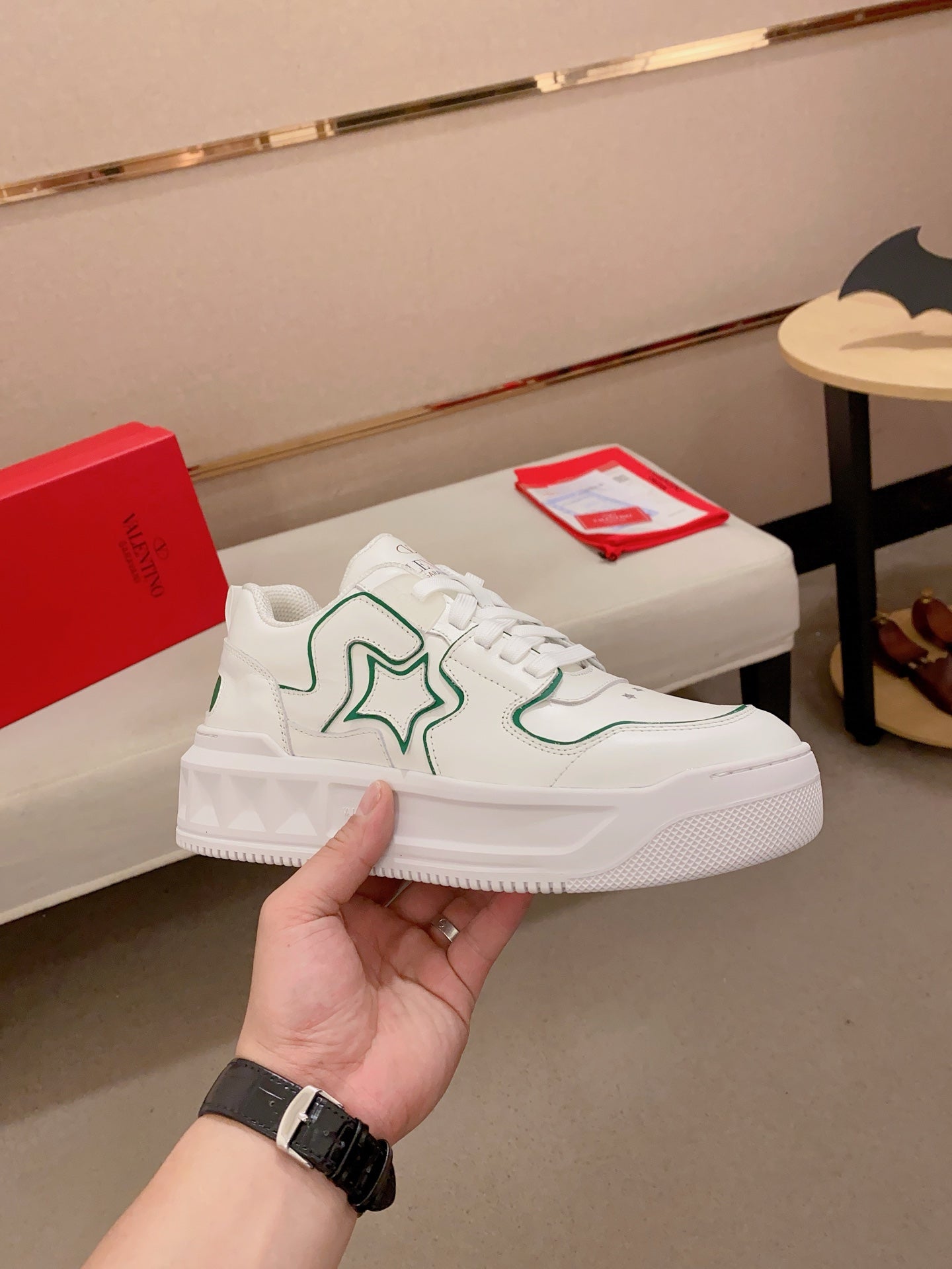 LuxluxHouse Best Quality Shoes Valentino