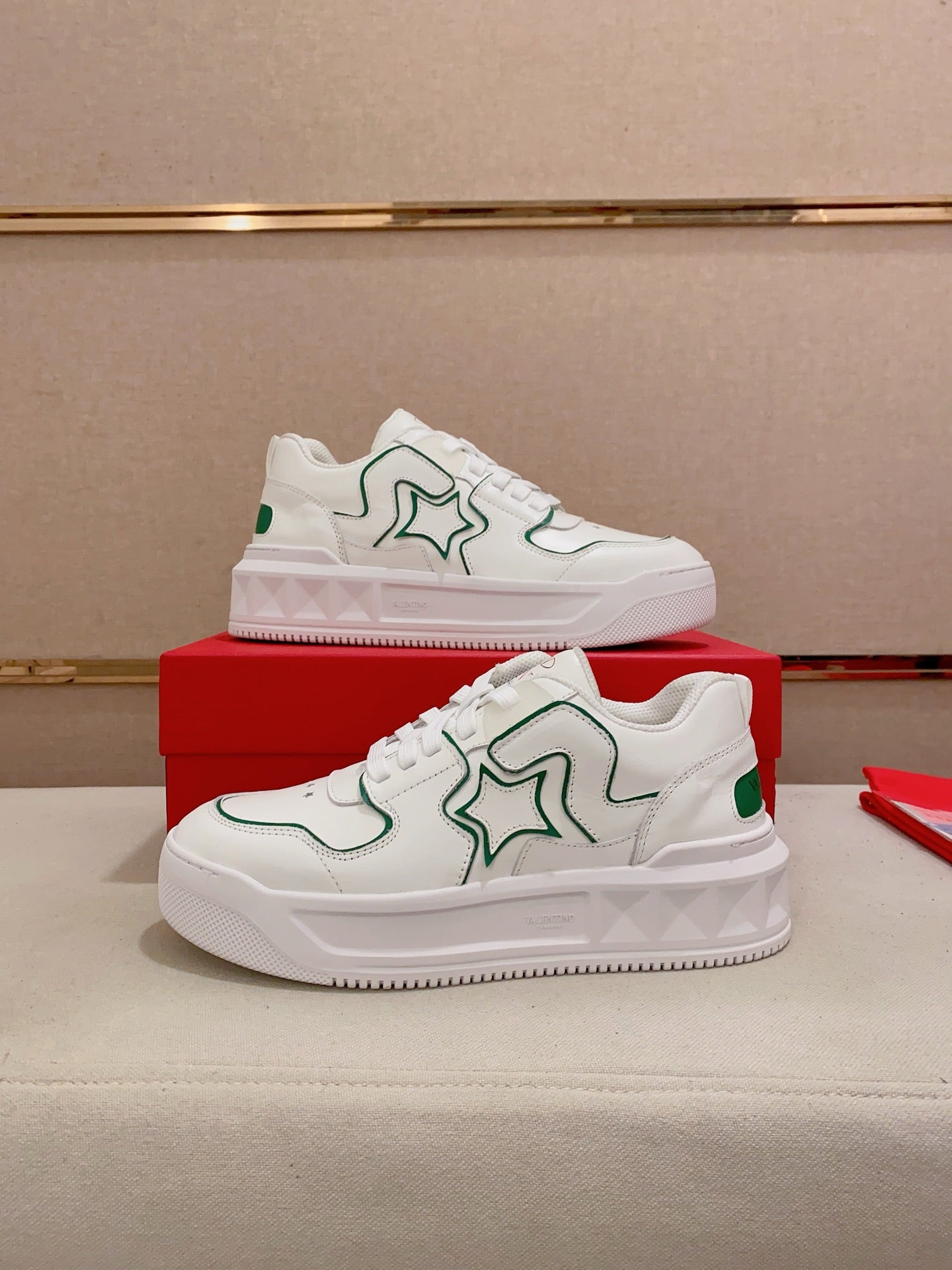 LuxluxHouse Best Quality Shoes Valentino