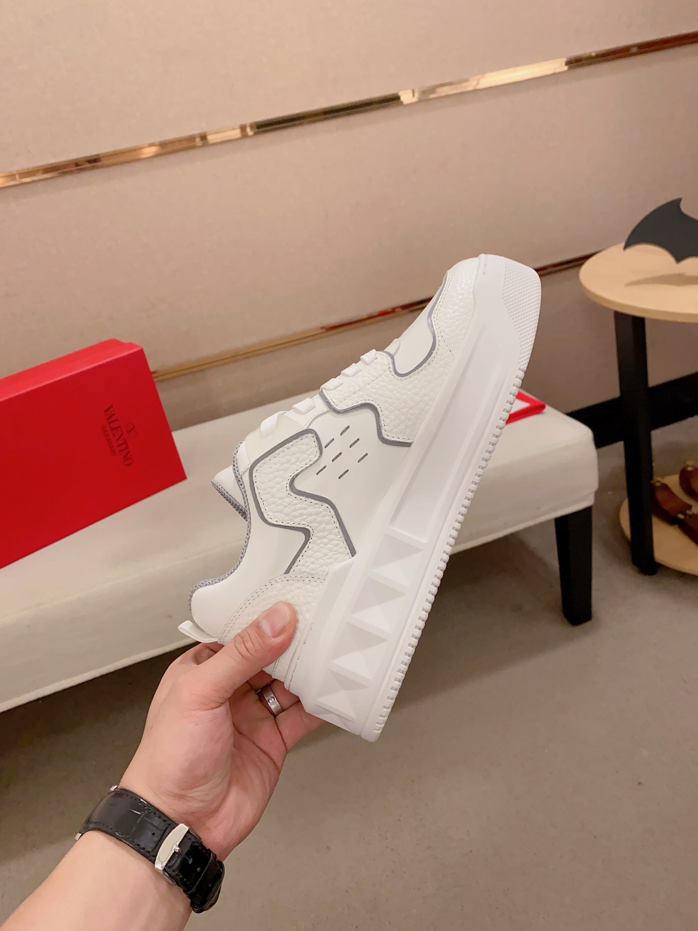 LuxluxHouse Best Quality Shoes Valentino