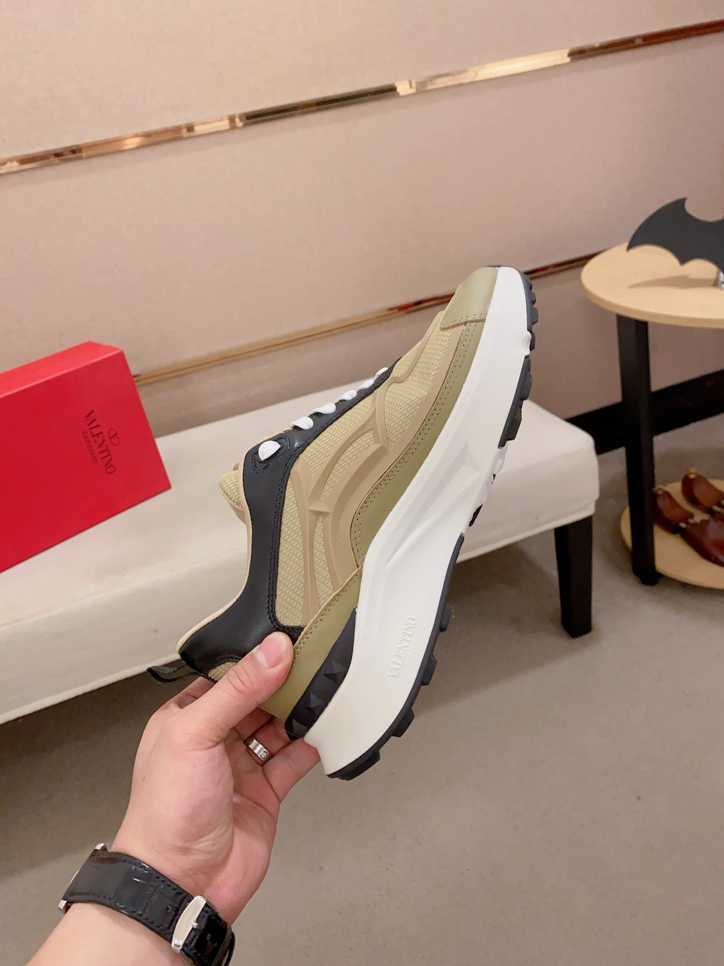 LuxluxHouse Best Quality Shoes Valentino