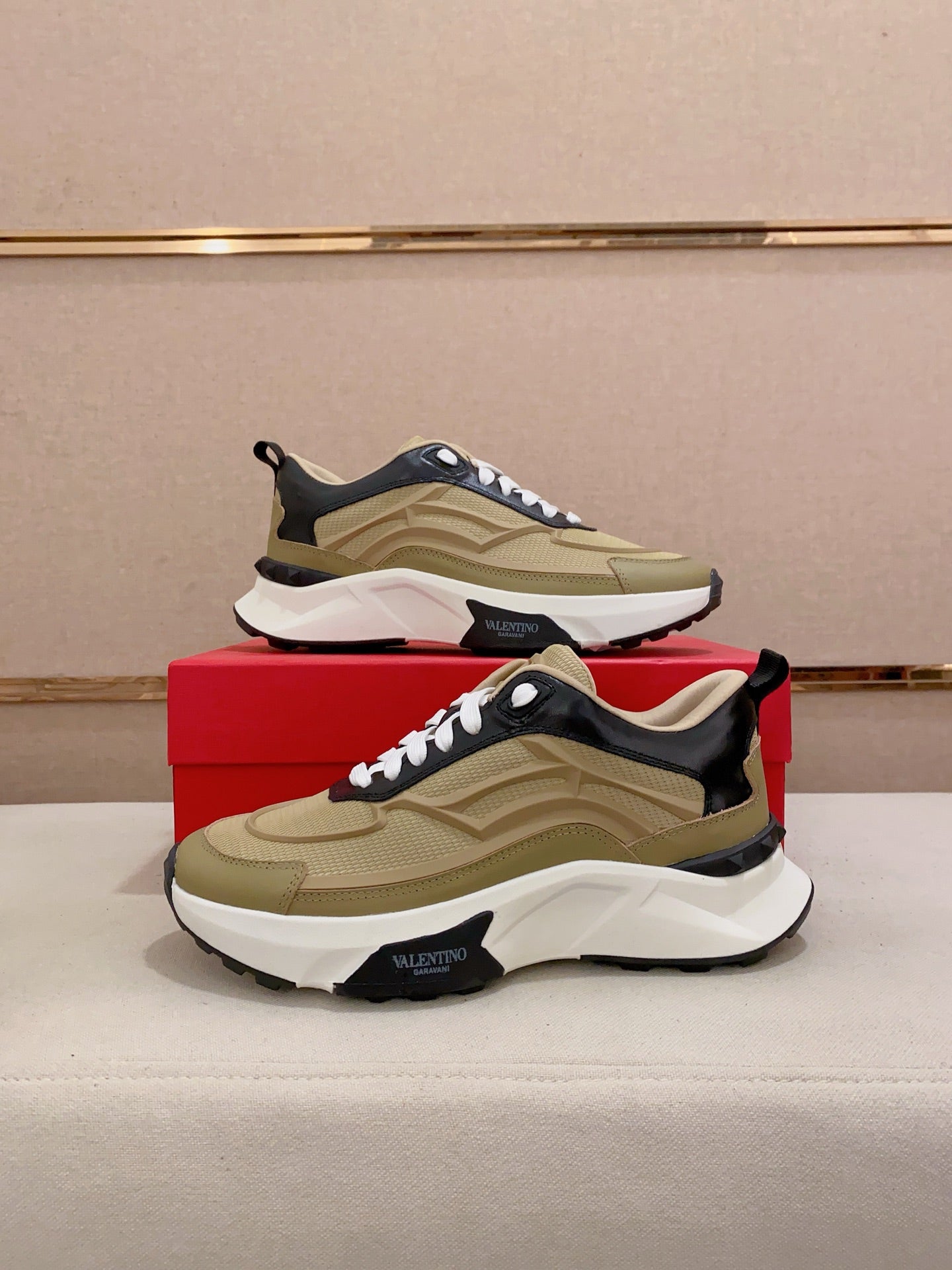 LuxluxHouse Best Quality Shoes Valentino