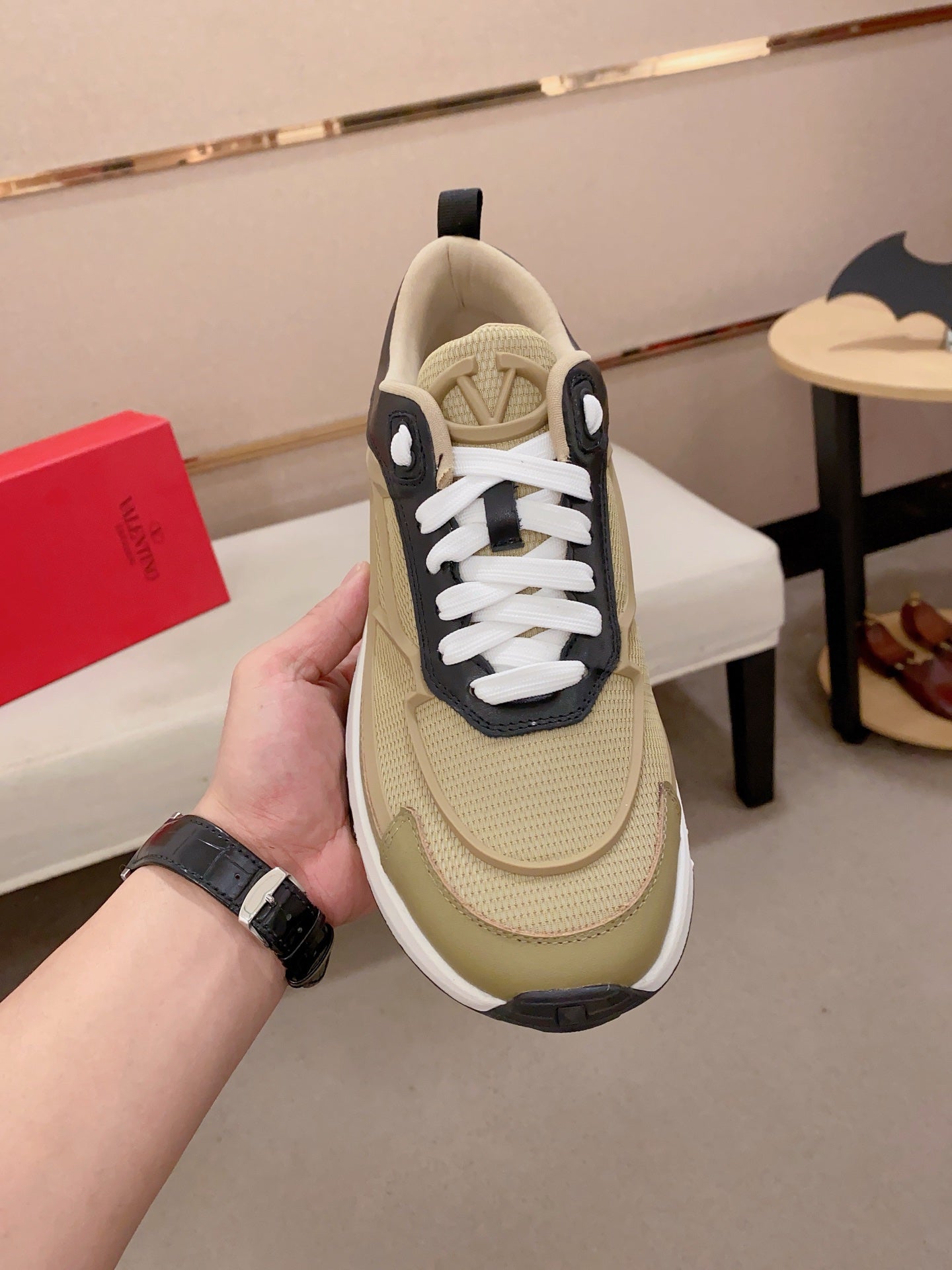 LuxluxHouse Best Quality Shoes Valentino