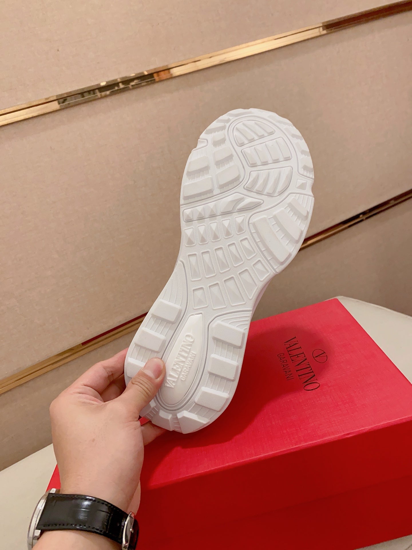 LuxluxHouse Best Quality Shoes Valentino