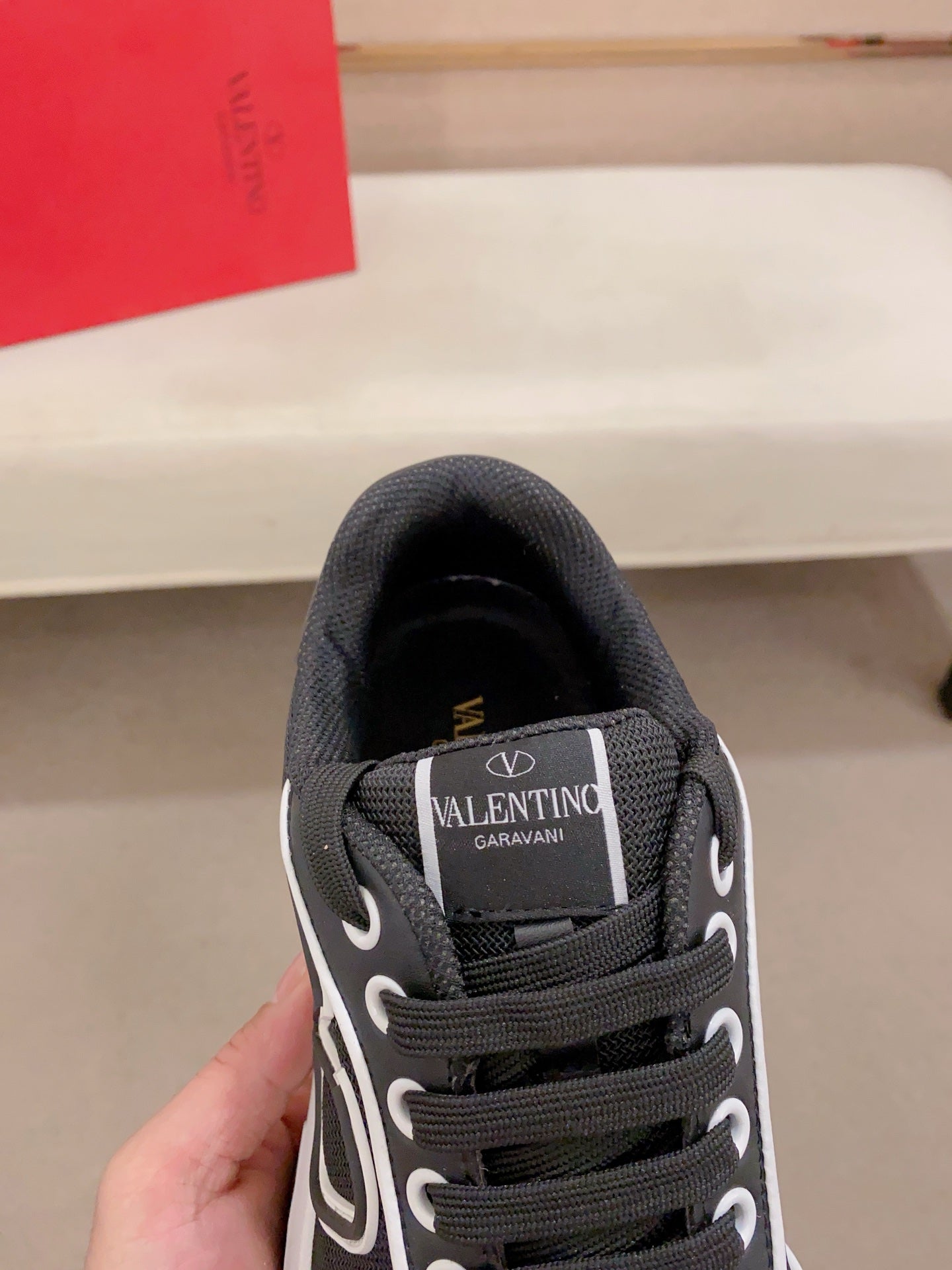 LuxluxHouse Best Quality Shoes Valentino