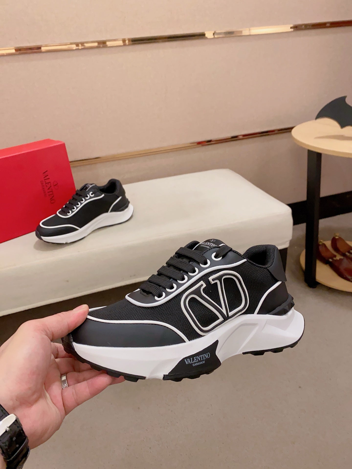 LuxluxHouse Best Quality Shoes Valentino