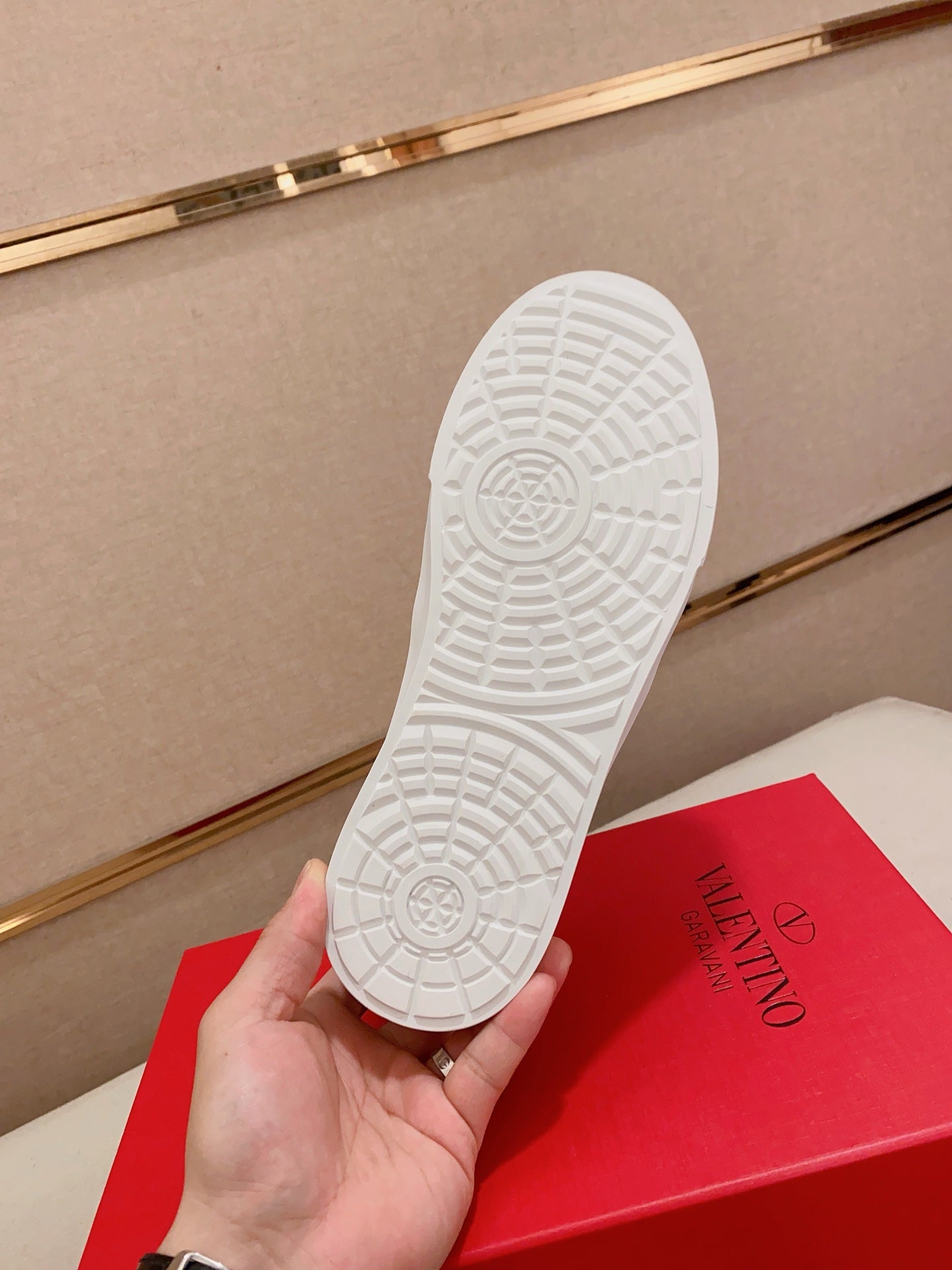 LuxluxHouse Best Quality Shoes Valentino