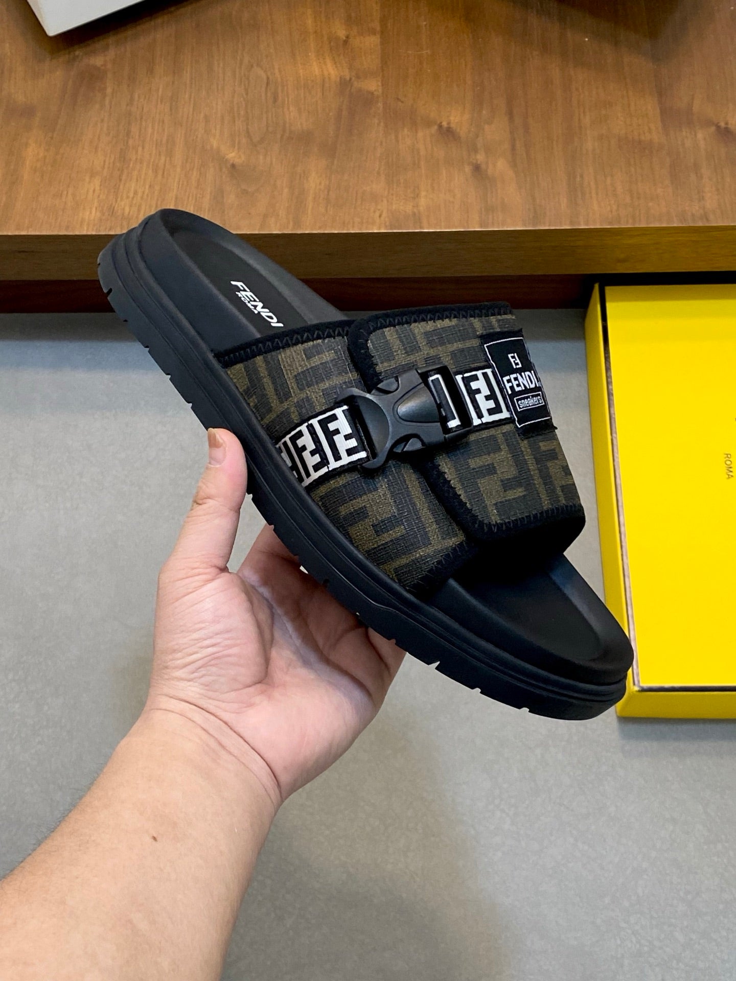 LuxluxHouse Best Quality Sandals Fendi