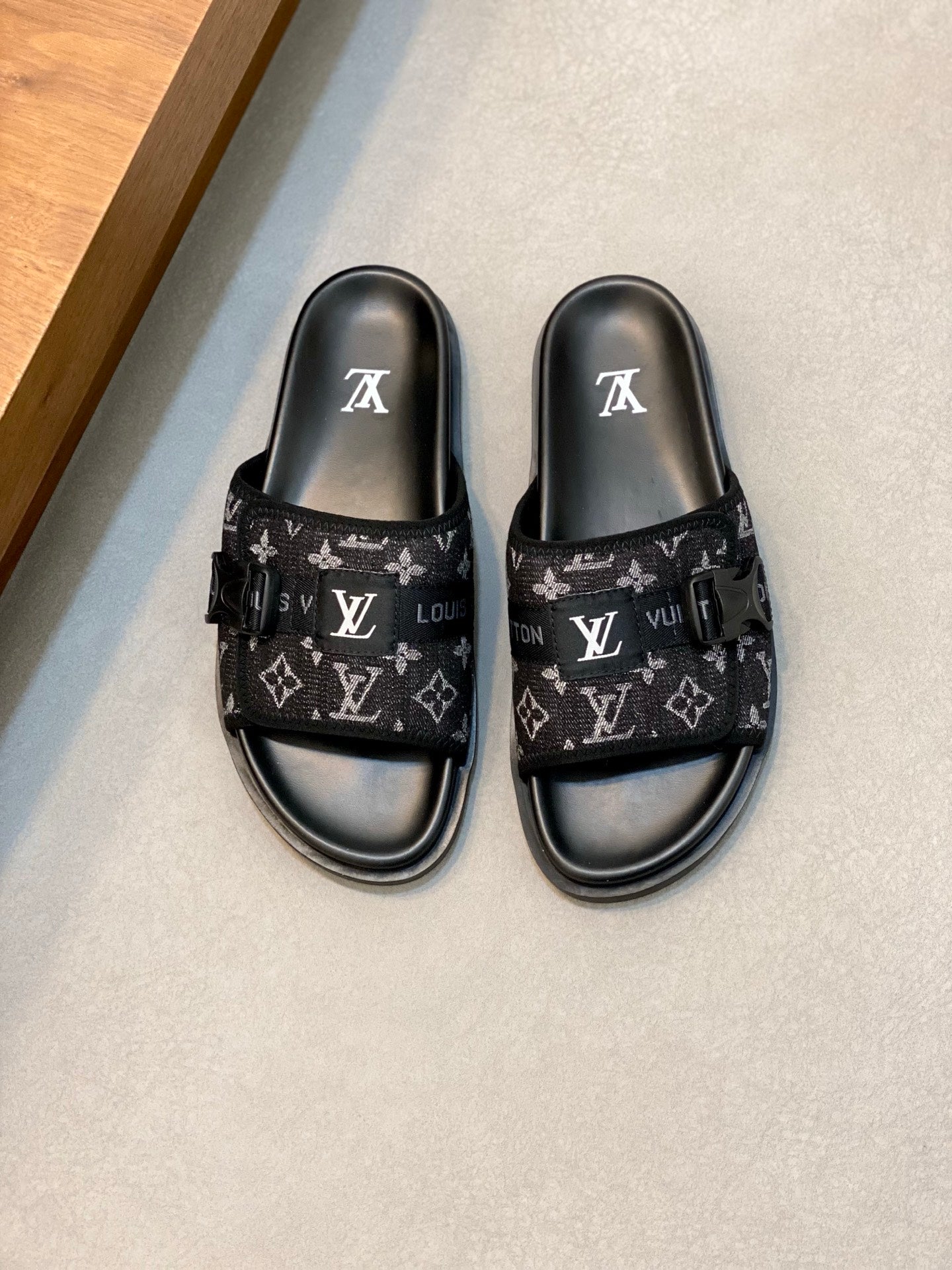 LuxluxHouse Best Quality Sandals Louis Vuitton
