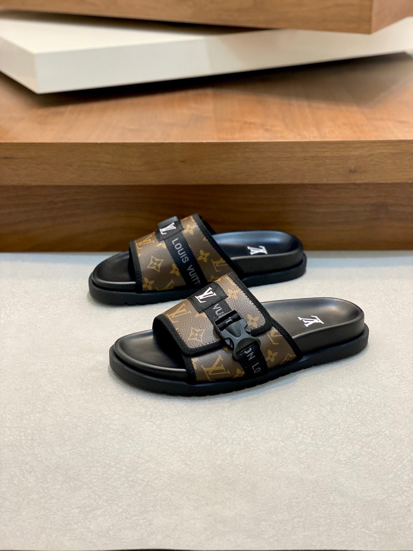 LuxluxHouse Best Quality Sandals Louis Vuitton