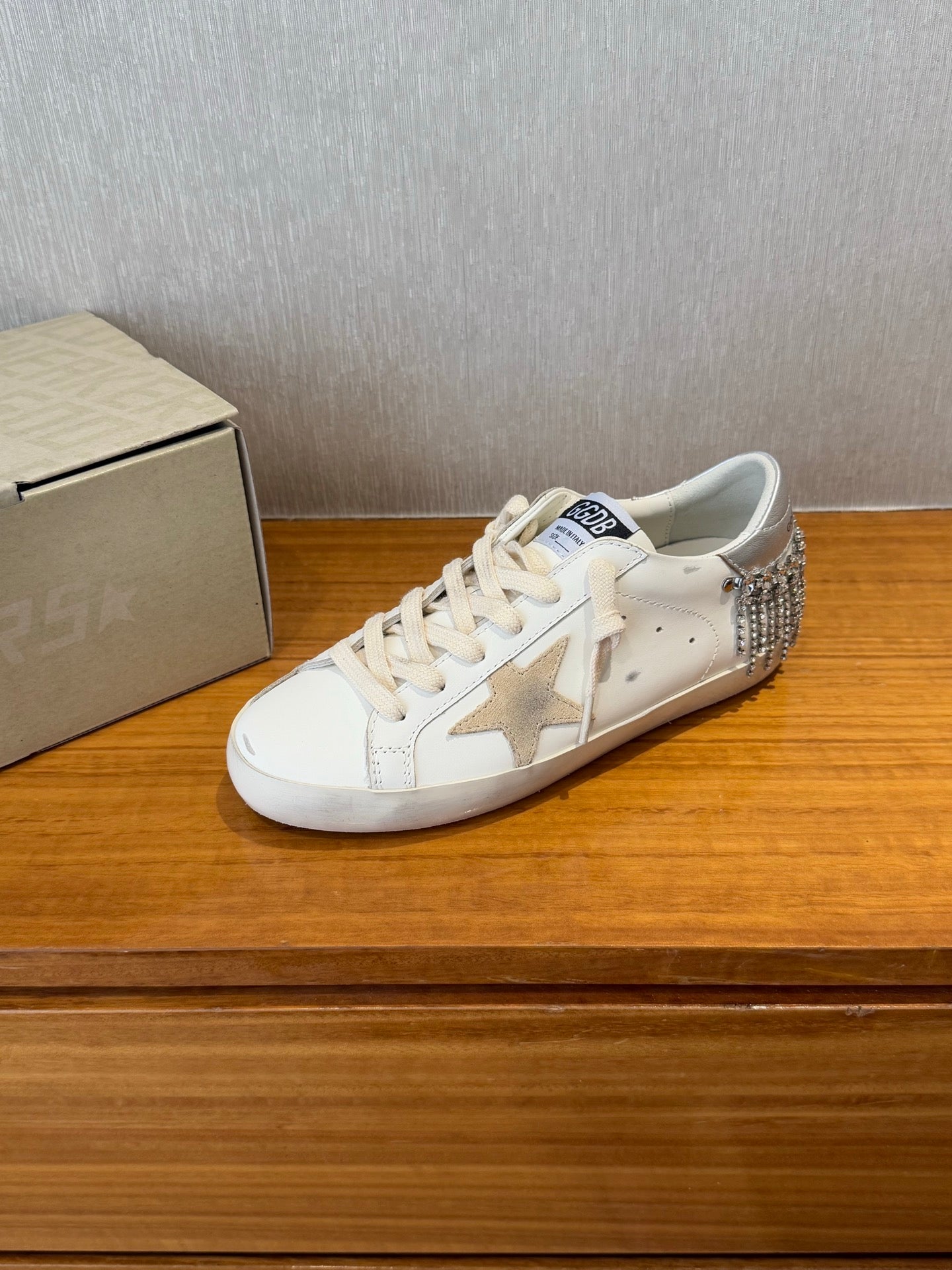 LuxluxHouse Best Quality Shoes Golden Goose