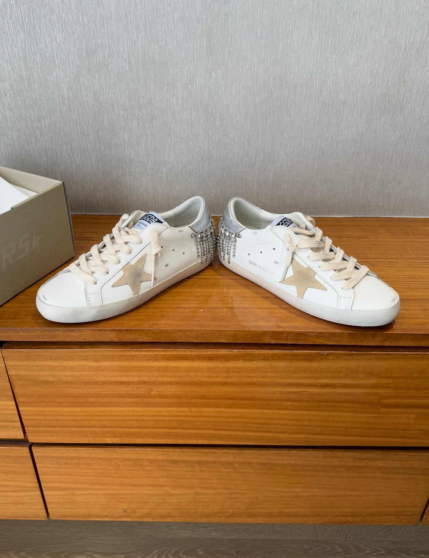 LuxluxHouse Best Quality Shoes Golden Goose