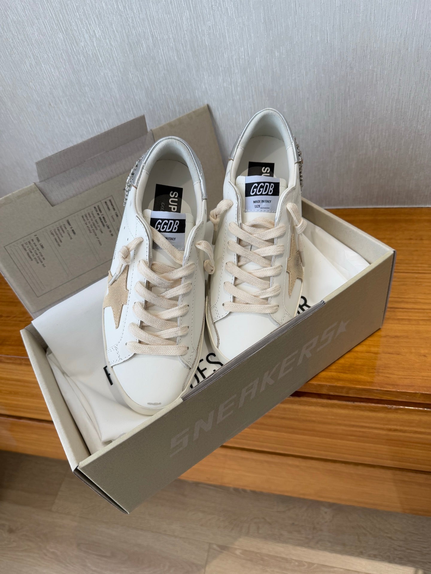 LuxluxHouse Best Quality Shoes Golden Goose
