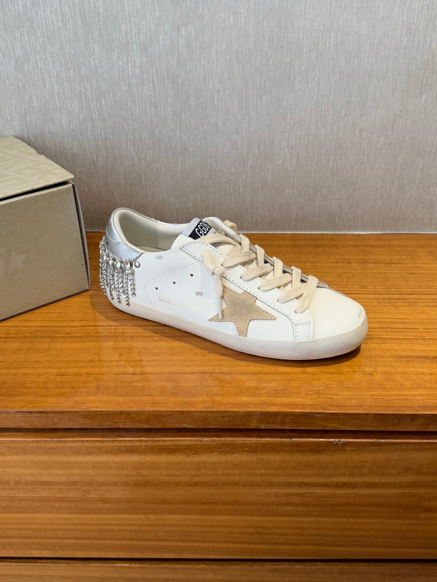 LuxluxHouse Best Quality Shoes Golden Goose