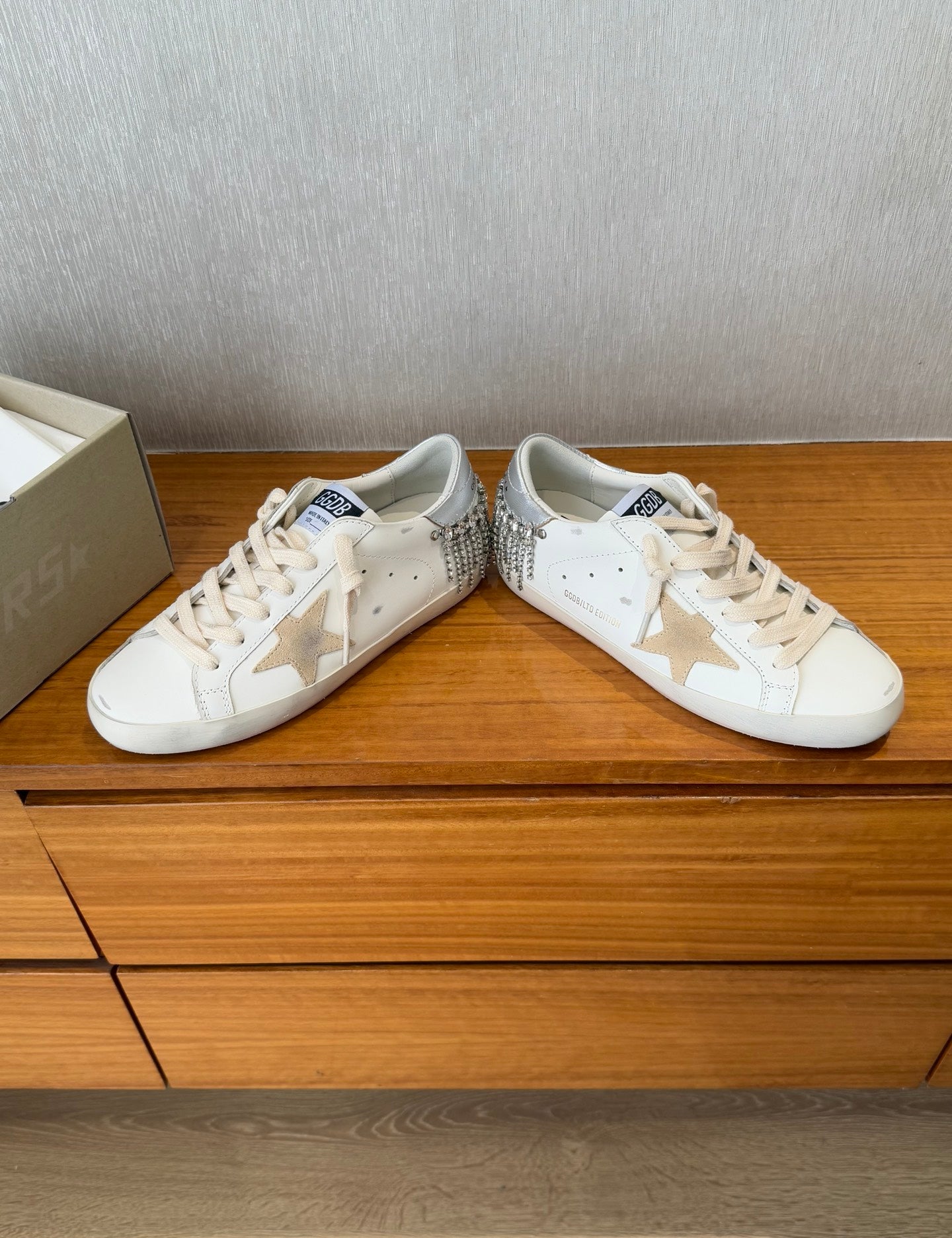 LuxluxHouse Best Quality Shoes Golden Goose