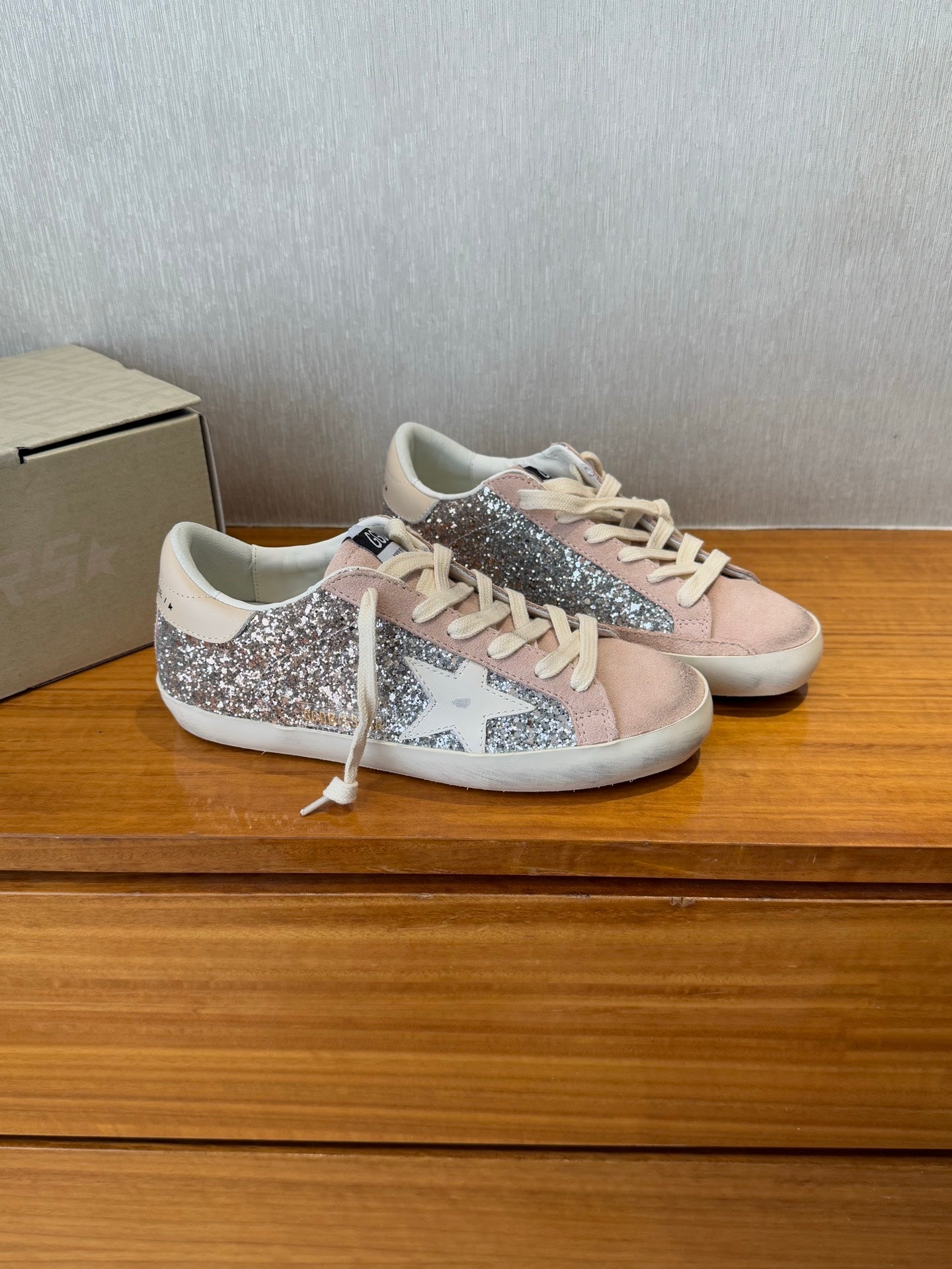 LuxluxHouse Best Quality Shoes Golden Goose