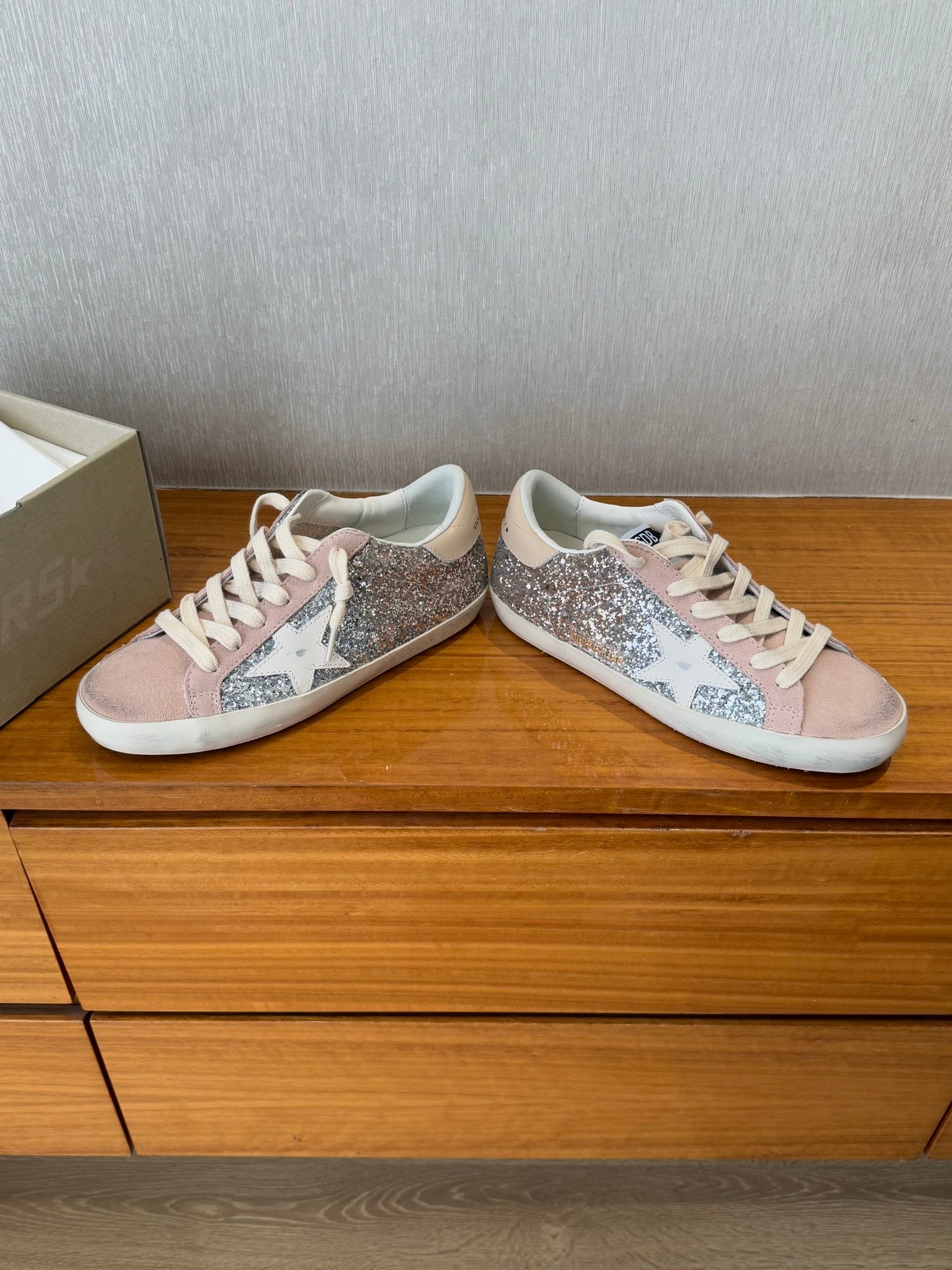 LuxluxHouse Best Quality Shoes Golden Goose