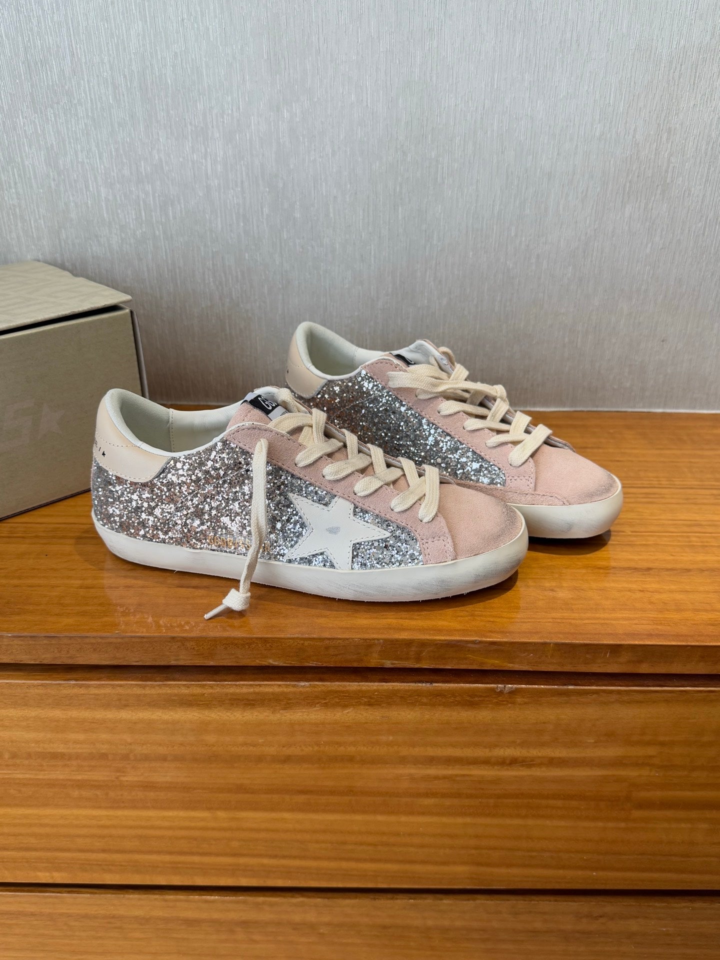 LuxluxHouse Best Quality Shoes Golden Goose