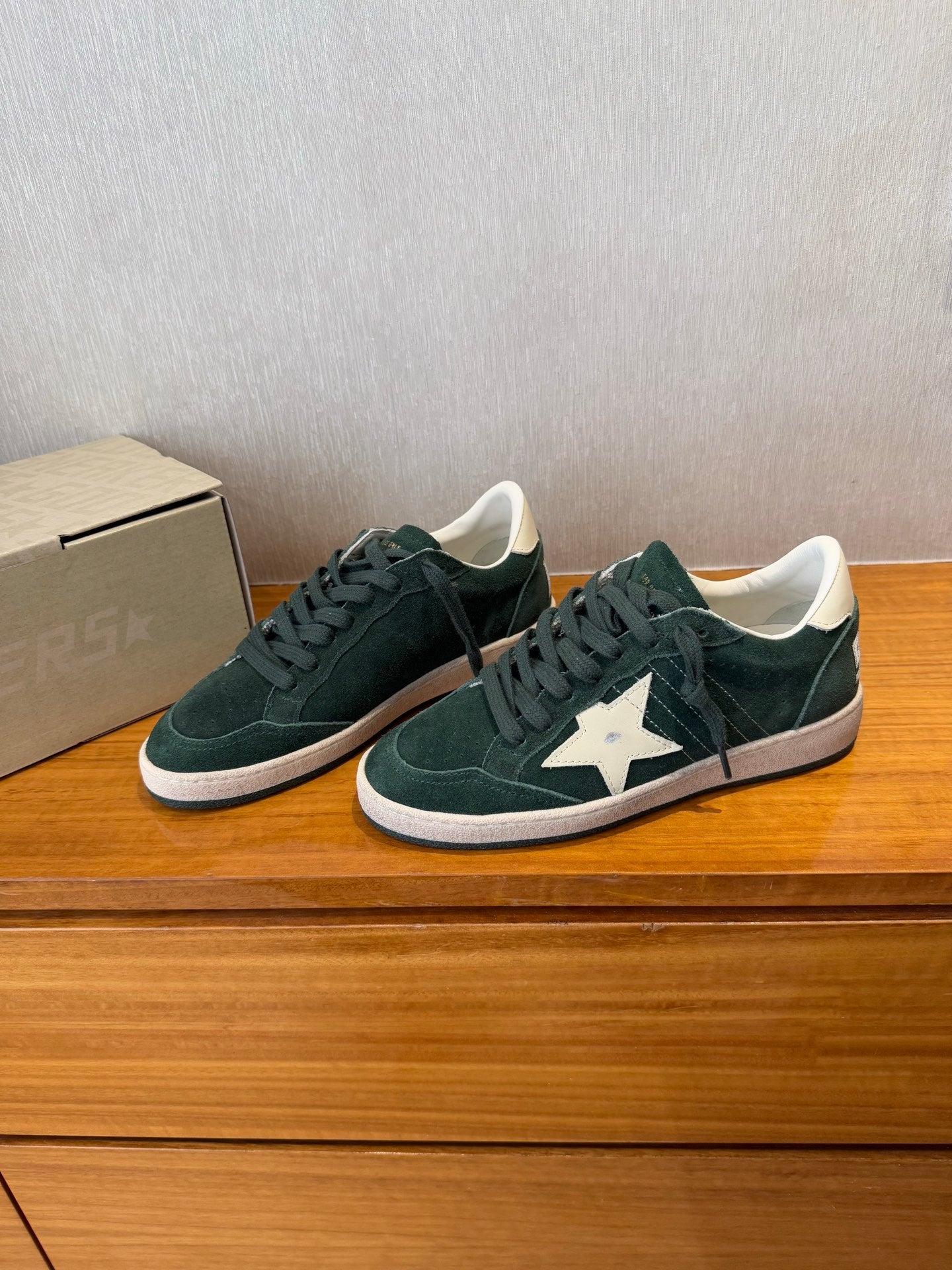 LuxluxHouse Best Quality Shoes Golden Goose