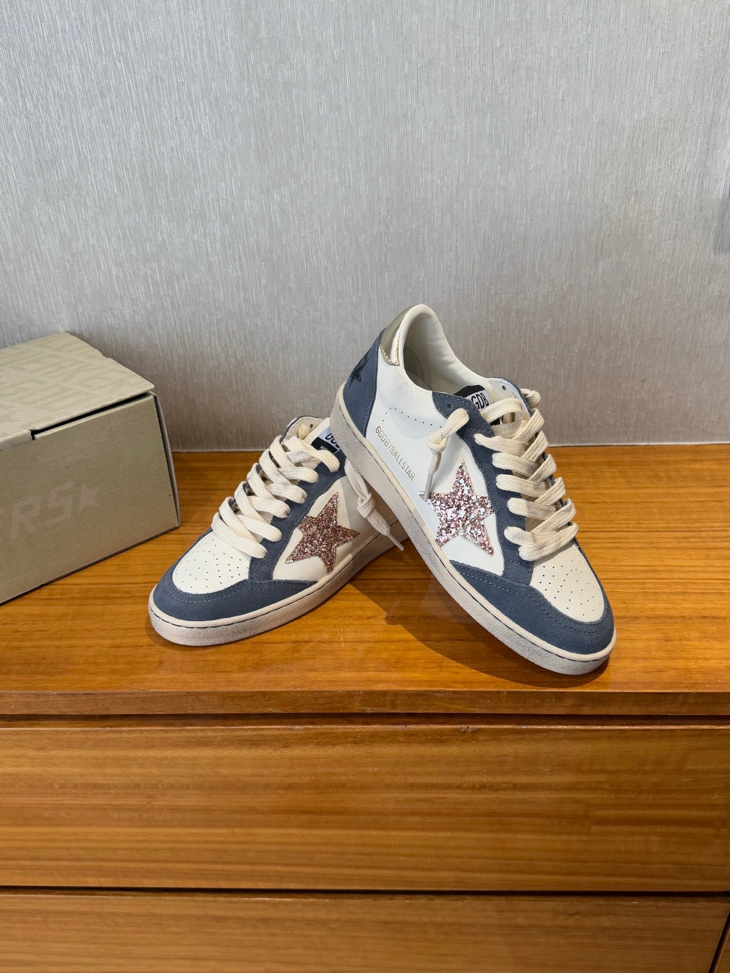 LuxluxHouse Best Quality Shoes Golden Goose