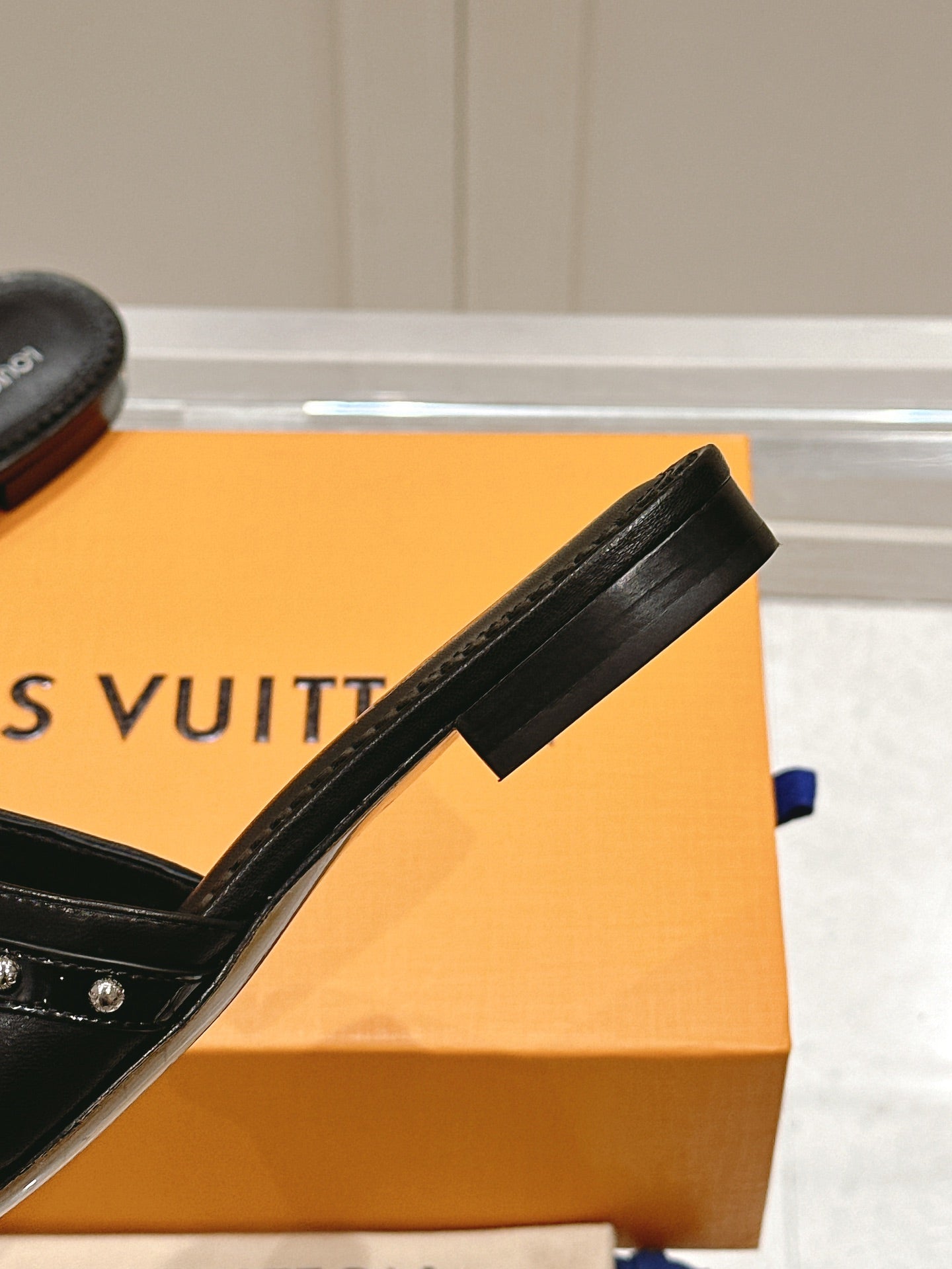LuxluxHouse Best Quality Women Shoes Louis Vuitton