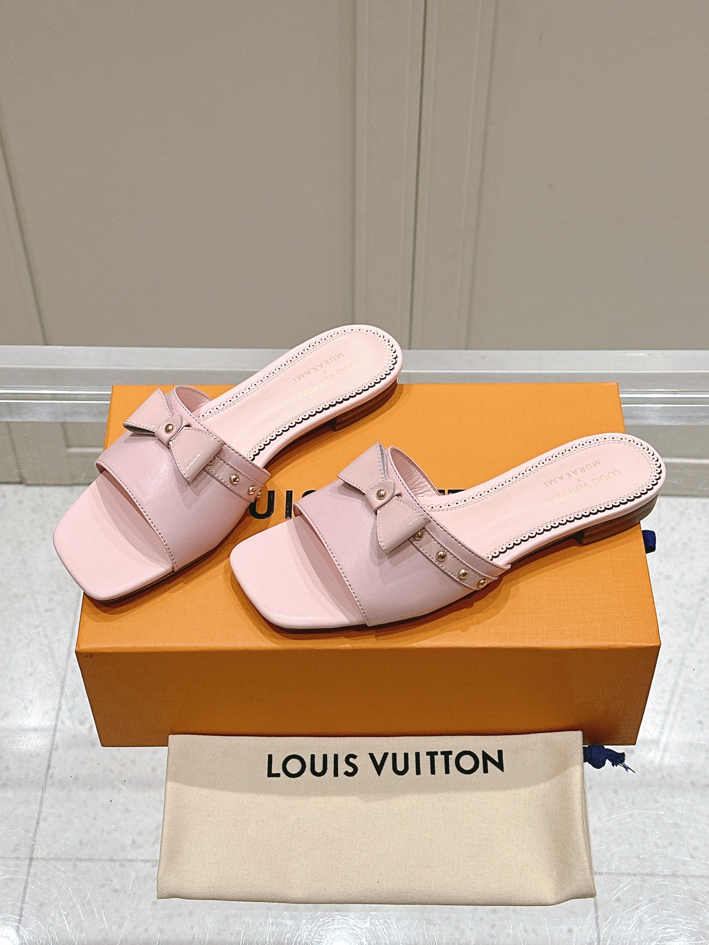 LuxluxHouse Best Quality Women Shoes Louis Vuitton