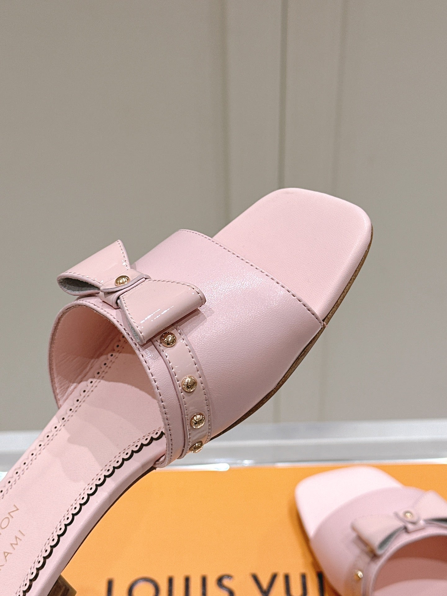 LuxluxHouse Best Quality Women Shoes Louis Vuitton