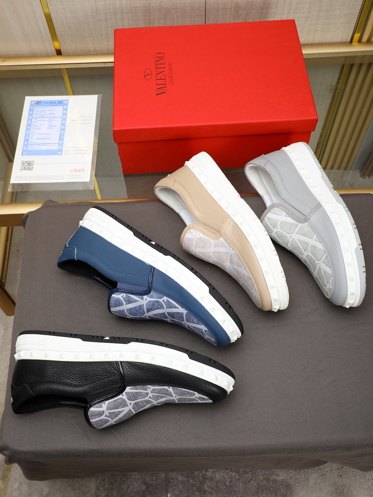 LuxluxHouse Best Quality Shoes Valentino