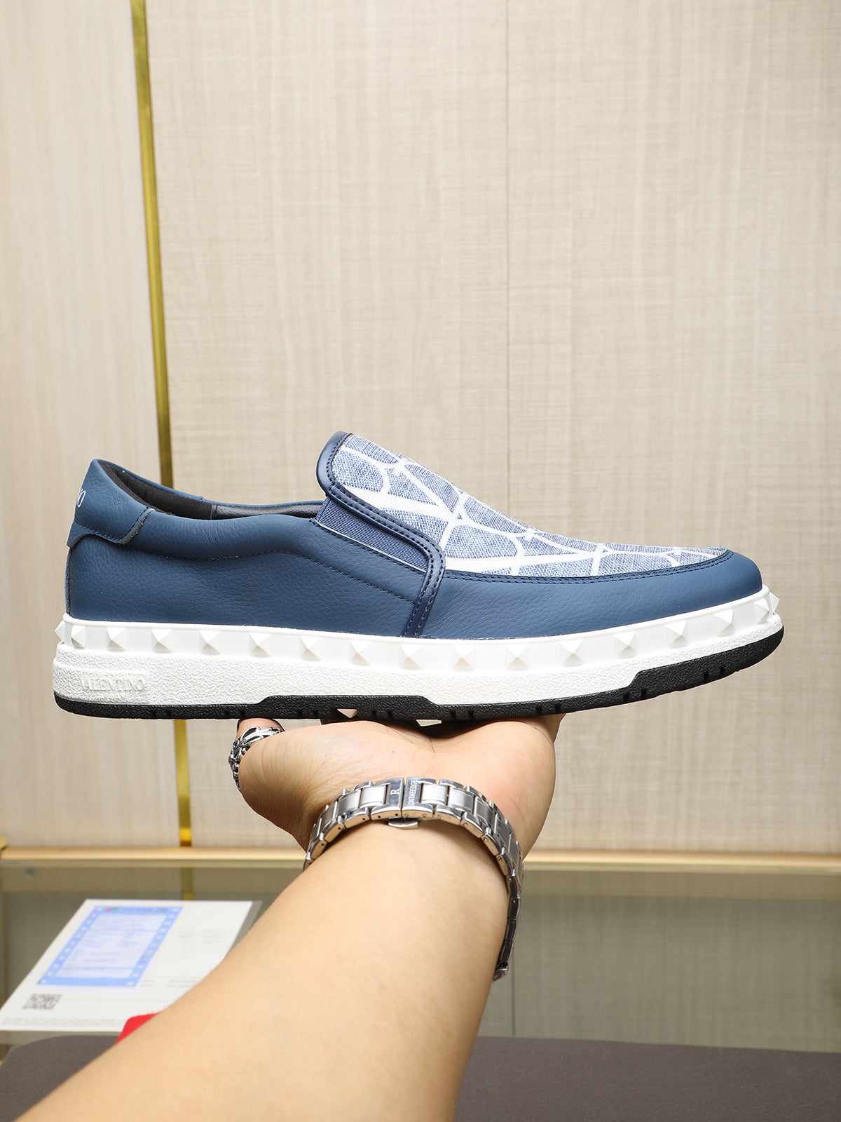 LuxluxHouse Best Quality Shoes Valentino