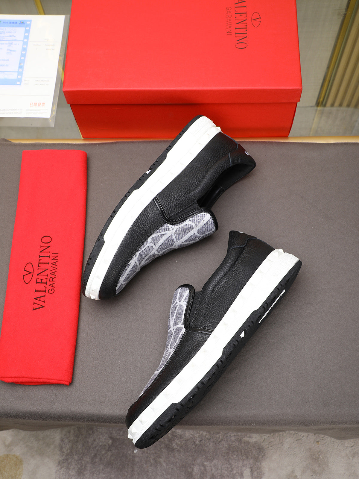 LuxluxHouse Best Quality Shoes Valentino
