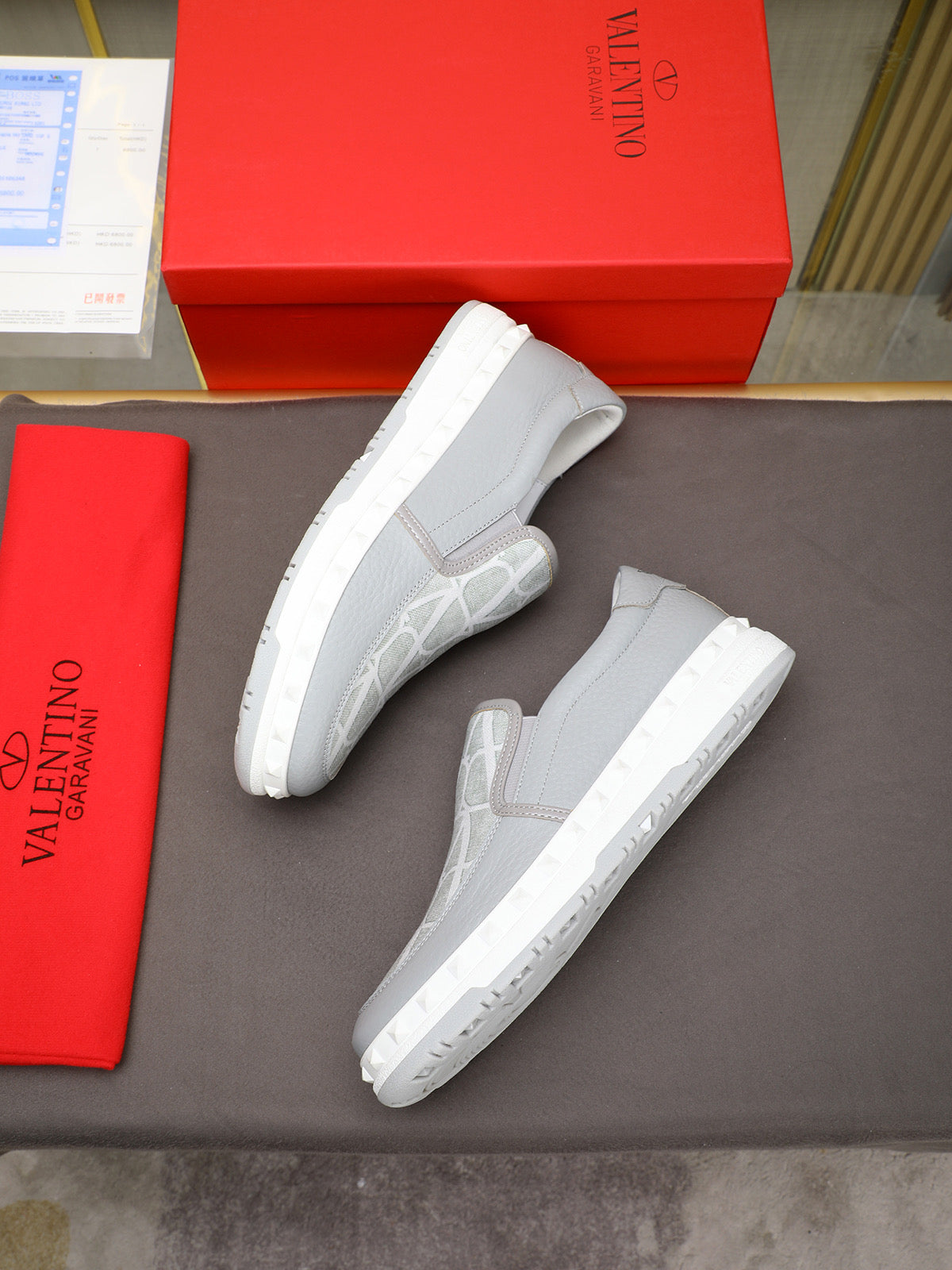LuxluxHouse Best Quality Shoes Valentino