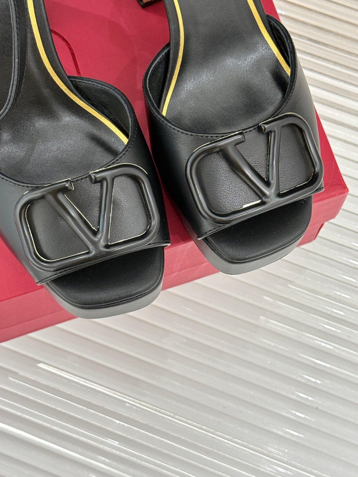 LuxluxHouse Best Quality Valentino Women Shoes