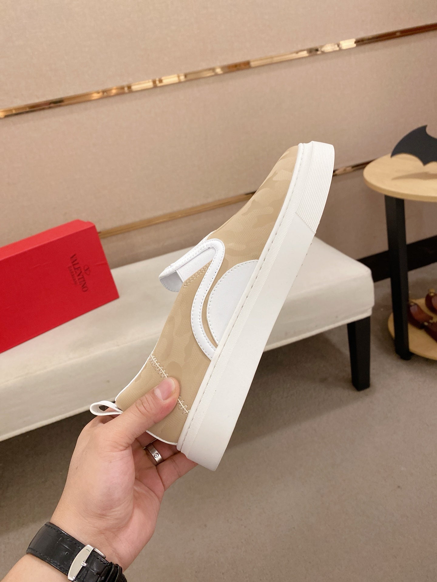 LuxluxHouse Best Quality Shoes Valentino